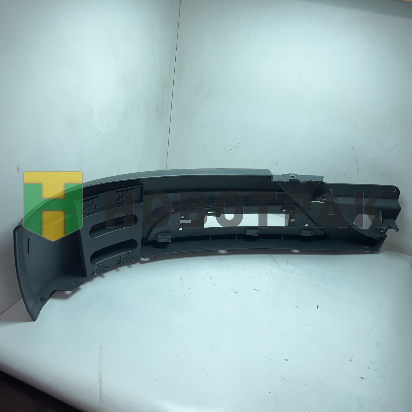 Часть бампера,правый угловой спойлер 76162