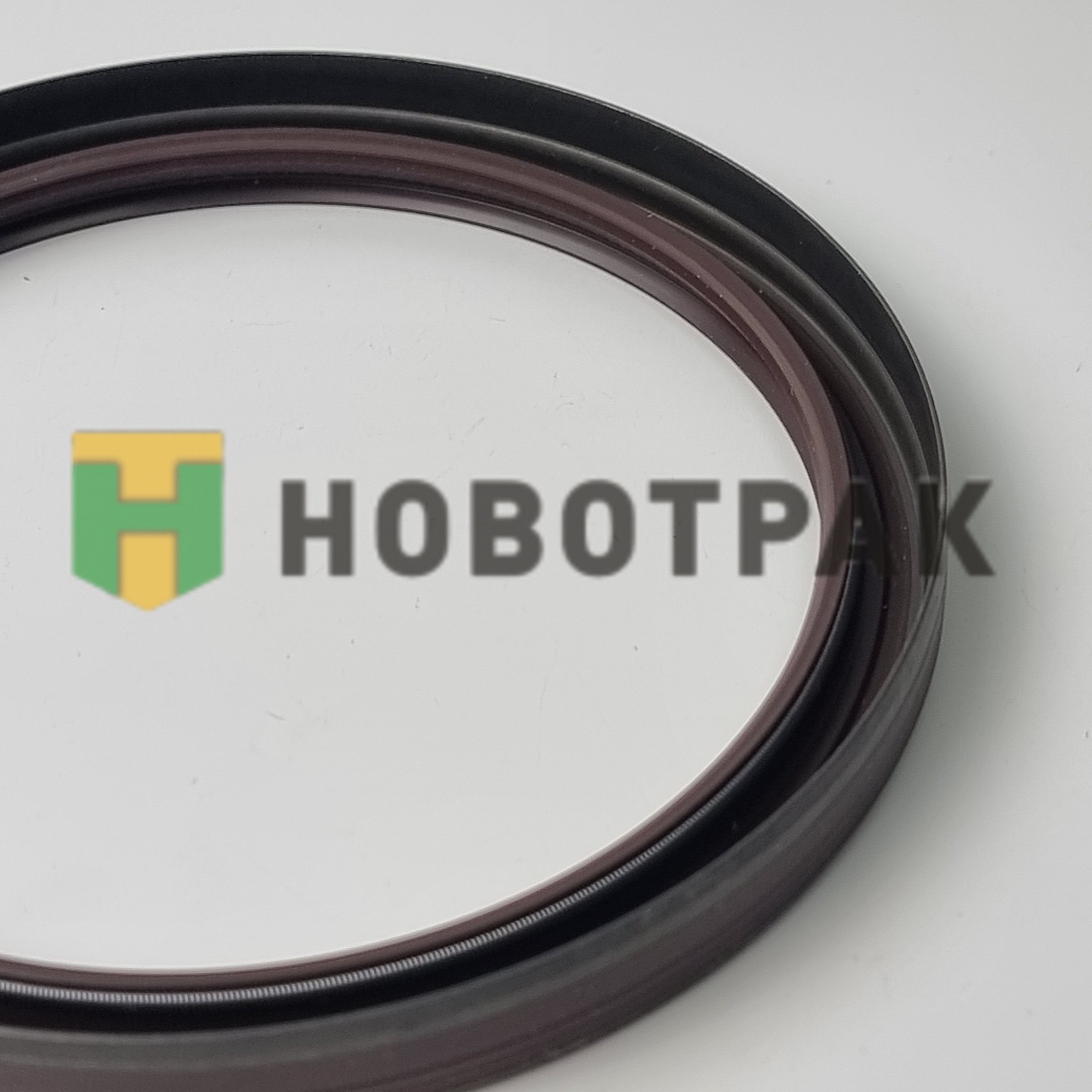 Сальник хвостовика КПП