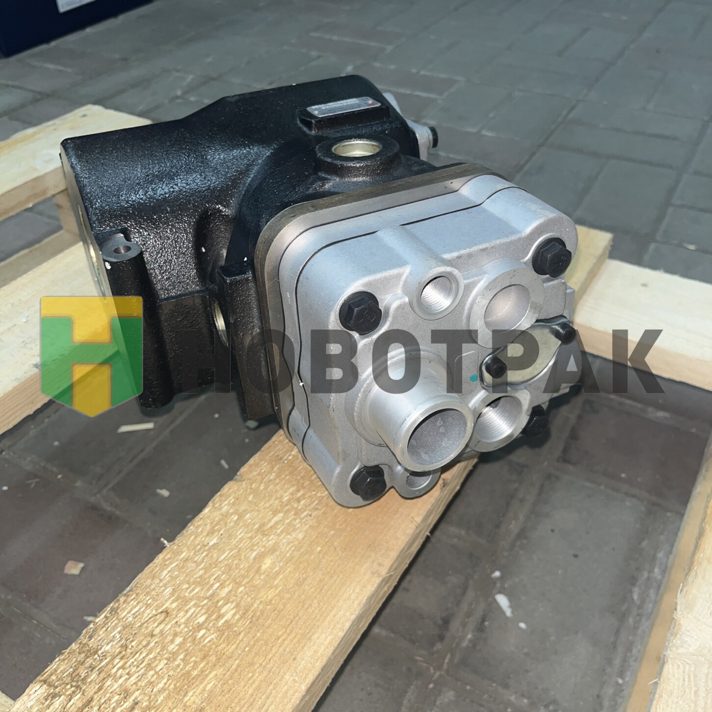 Компрессор воздушный 1 цилиндровый (202V54100-7131) BUSHEX