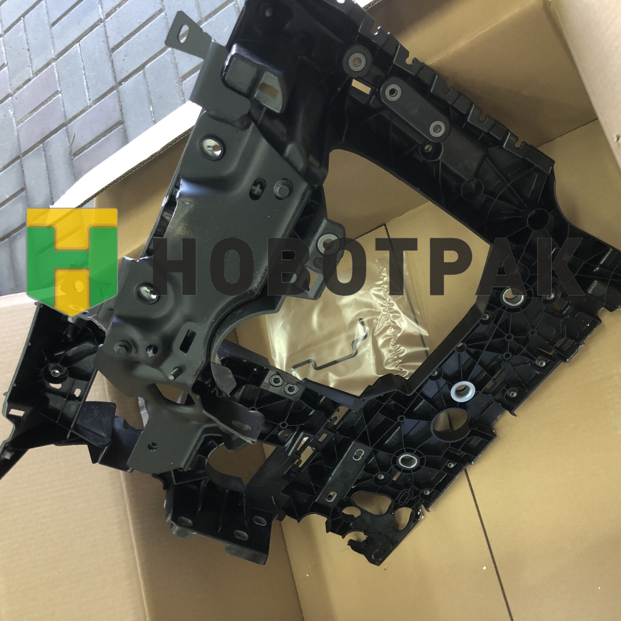 Корпус фары левой RVI 7423969629