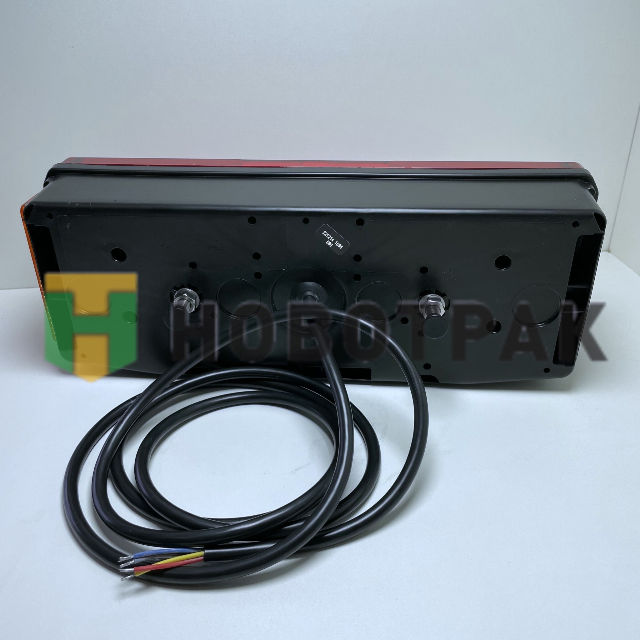 Фонарь задний прицепа (с треугольником) правый 1033