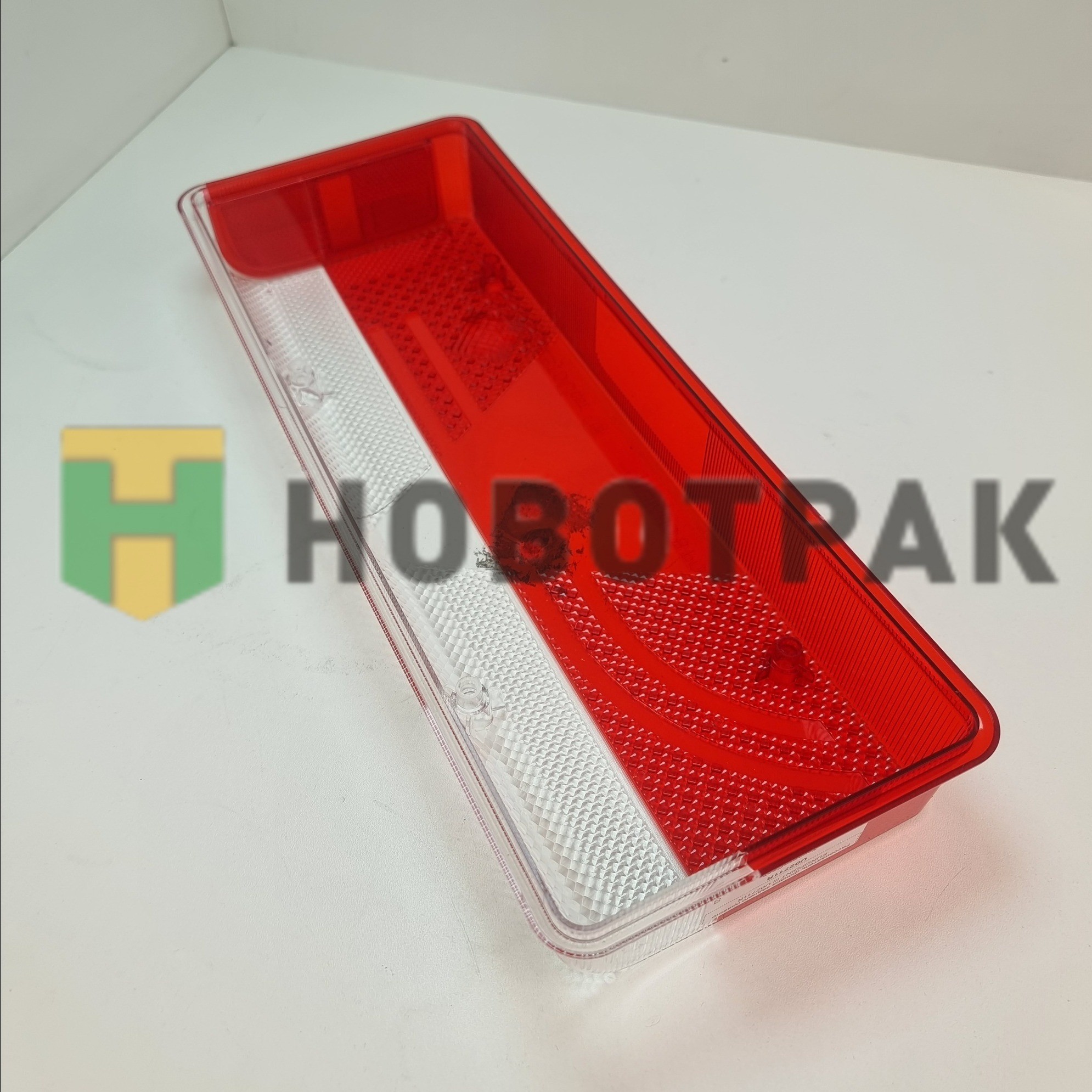 Рассеиватель фонаря заднего левого EUROPOINT III U02711L