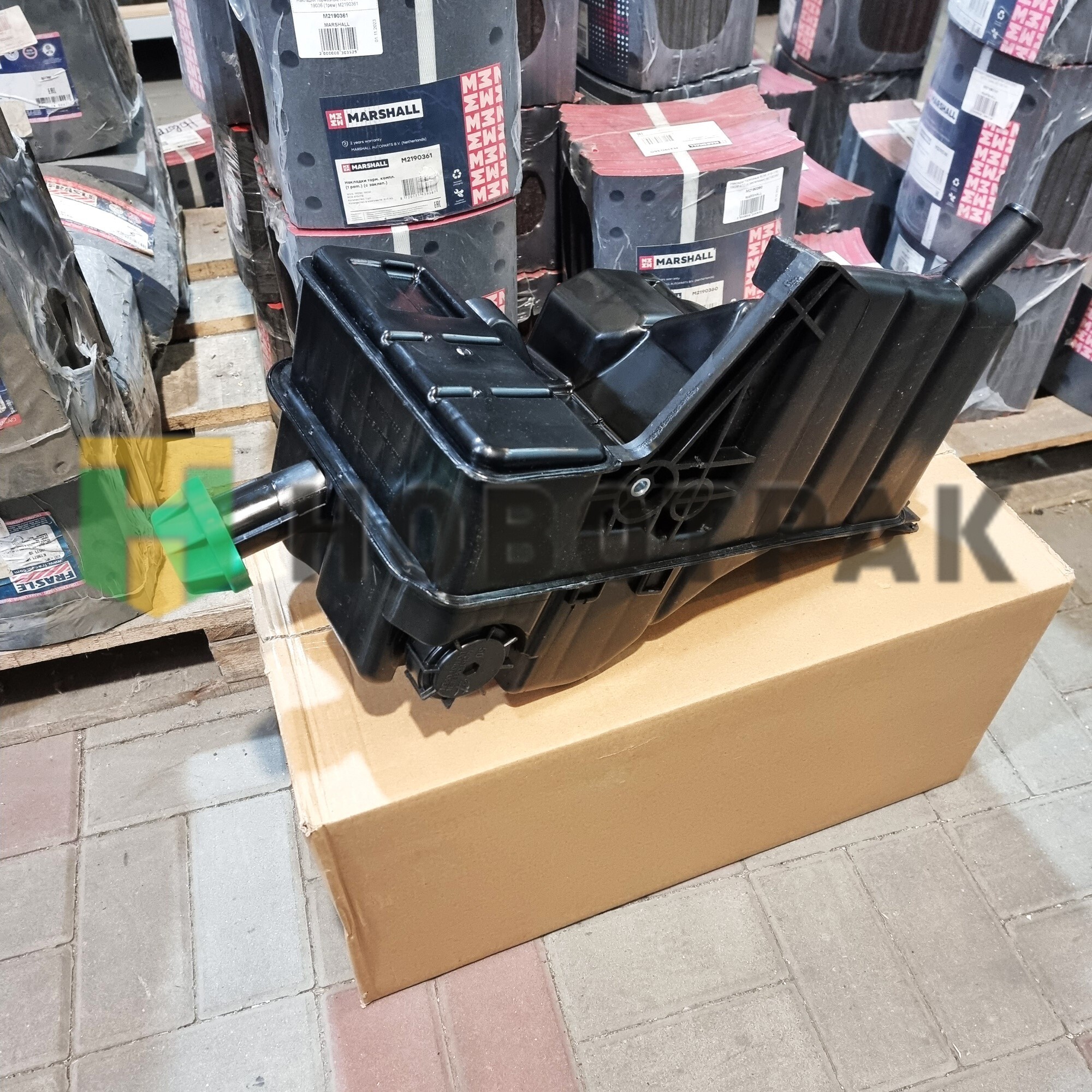 Расширительный бачок MB ACTROS MP1/MP2 66398
