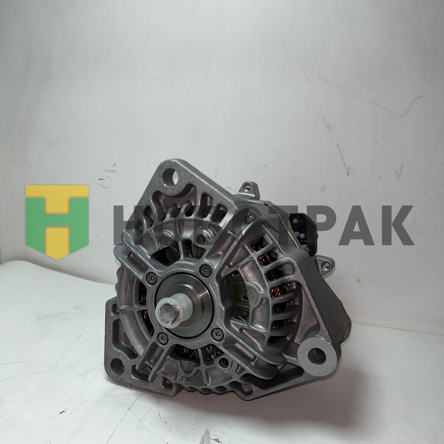 Генератор 24V, 80A 0141545302 (отколот кусочек фишкт)