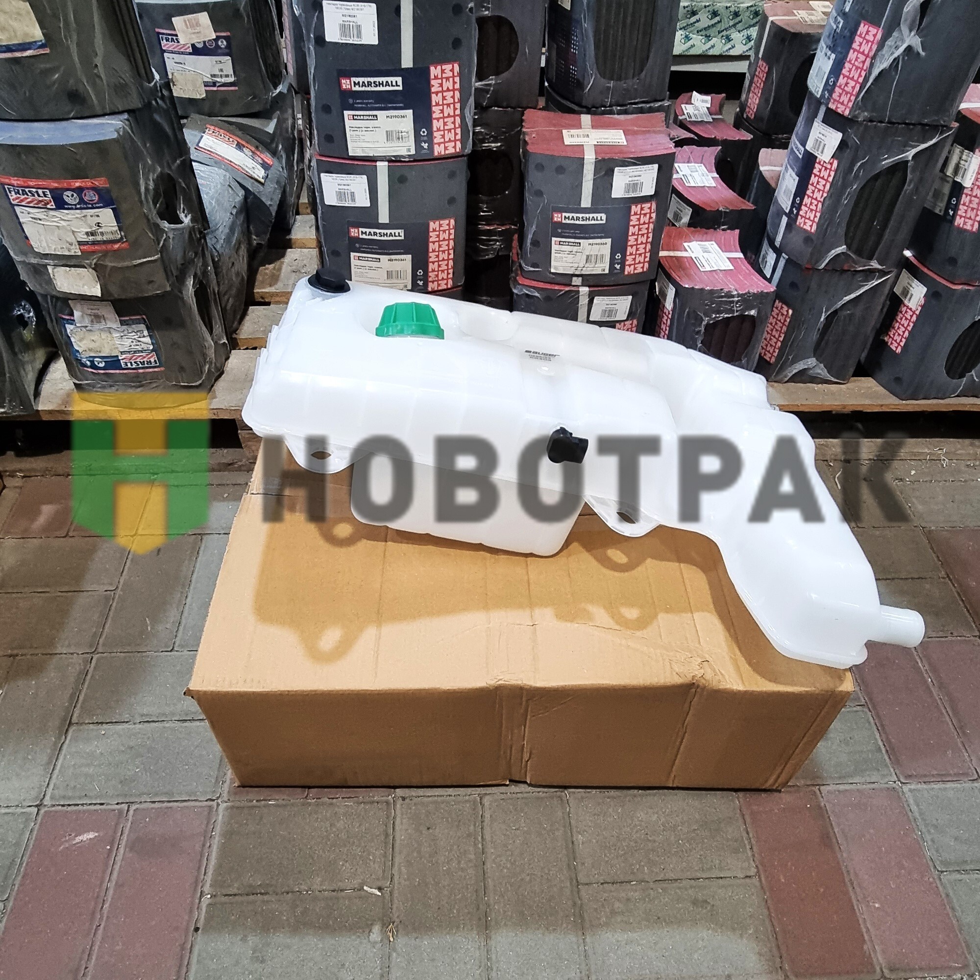 Расширительный бачок радиатора Iveco Stralis 66403