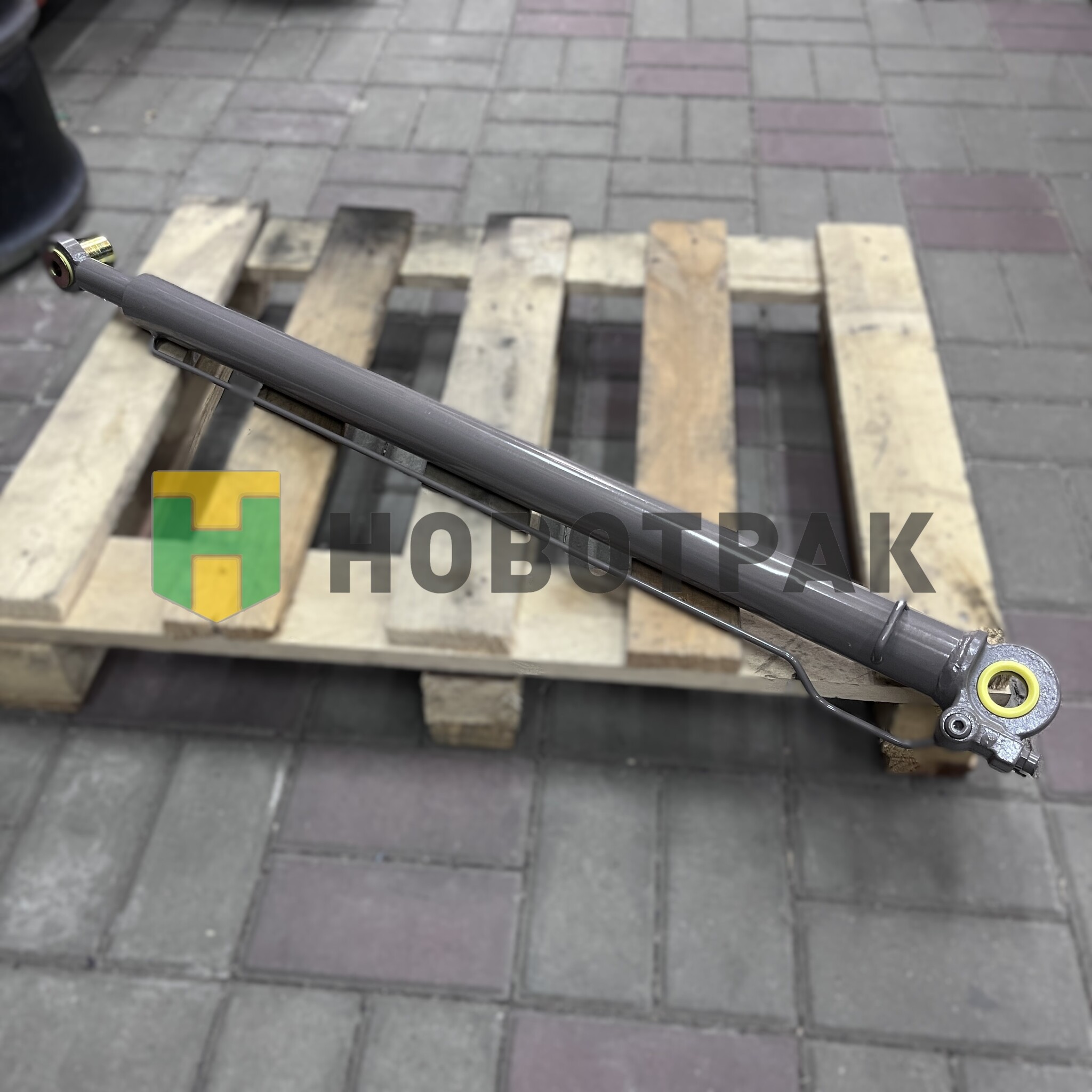 Цилиндр подъема кабины гидравлический HOWO T5G (811W41723-6020)