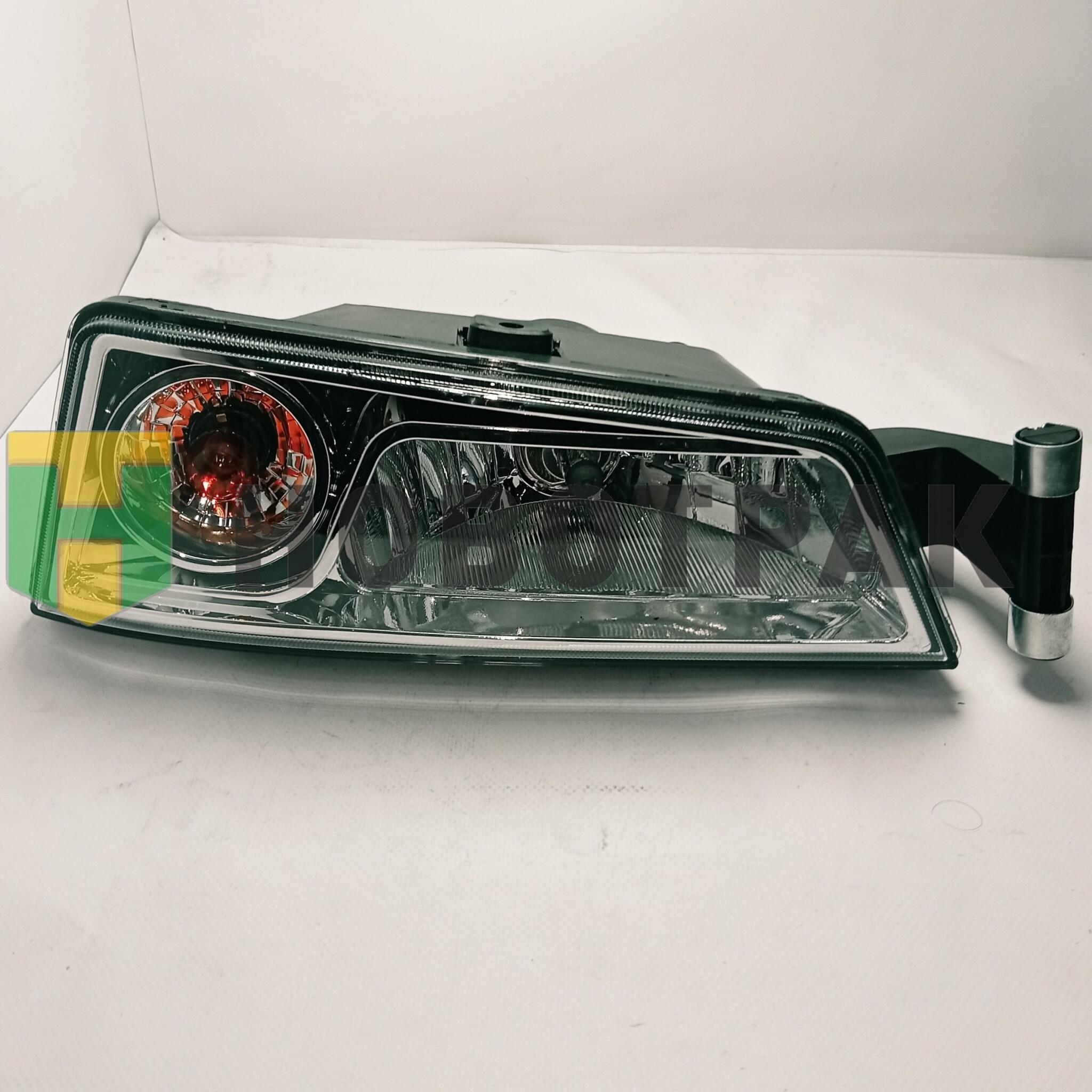 Фара противотуманная правая Sitrak 812W253206002