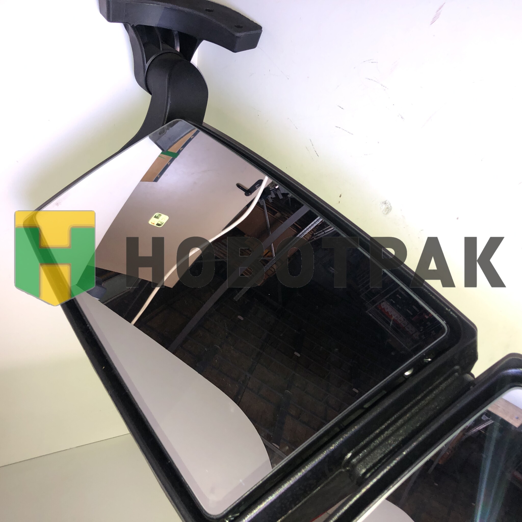 Зеркало заднего вида левое в сборе Sitrak C7H MAX 712W637300001