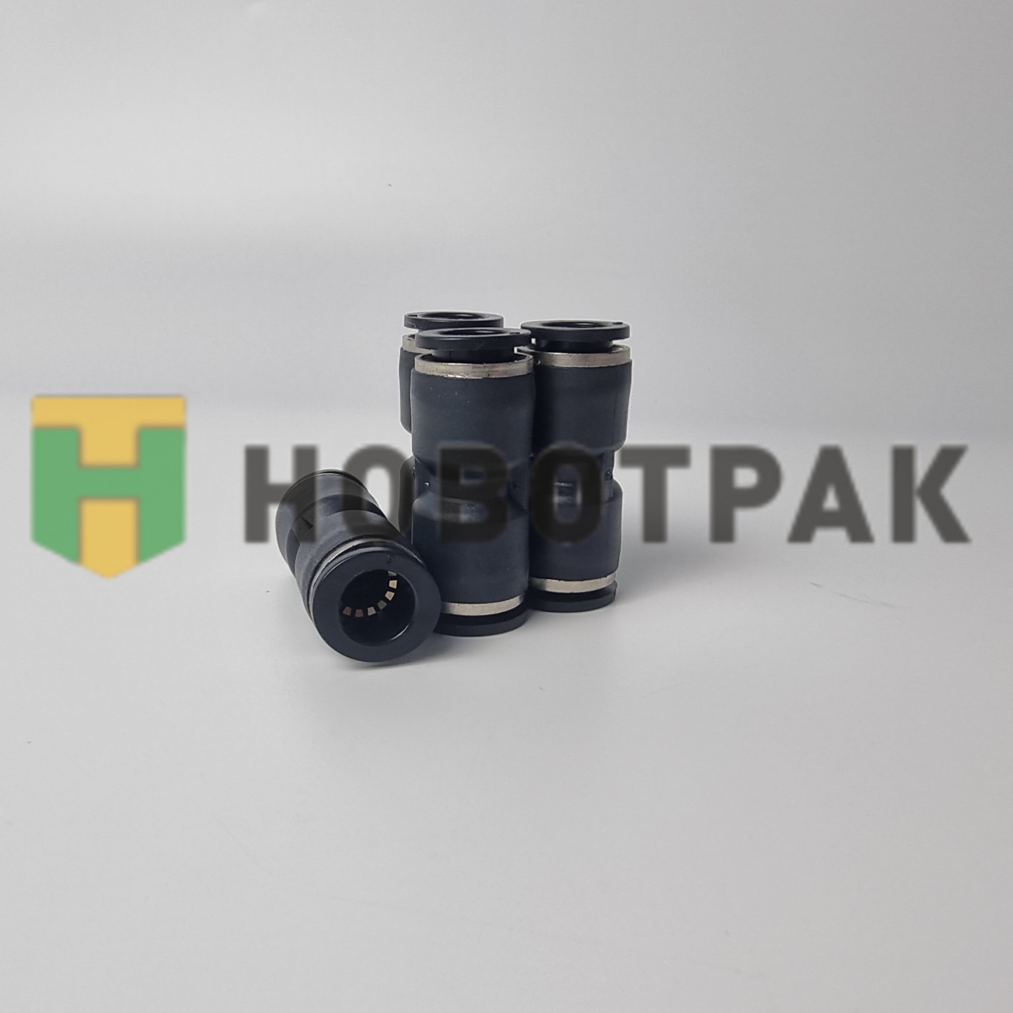 Фитинг прямой (пластик)