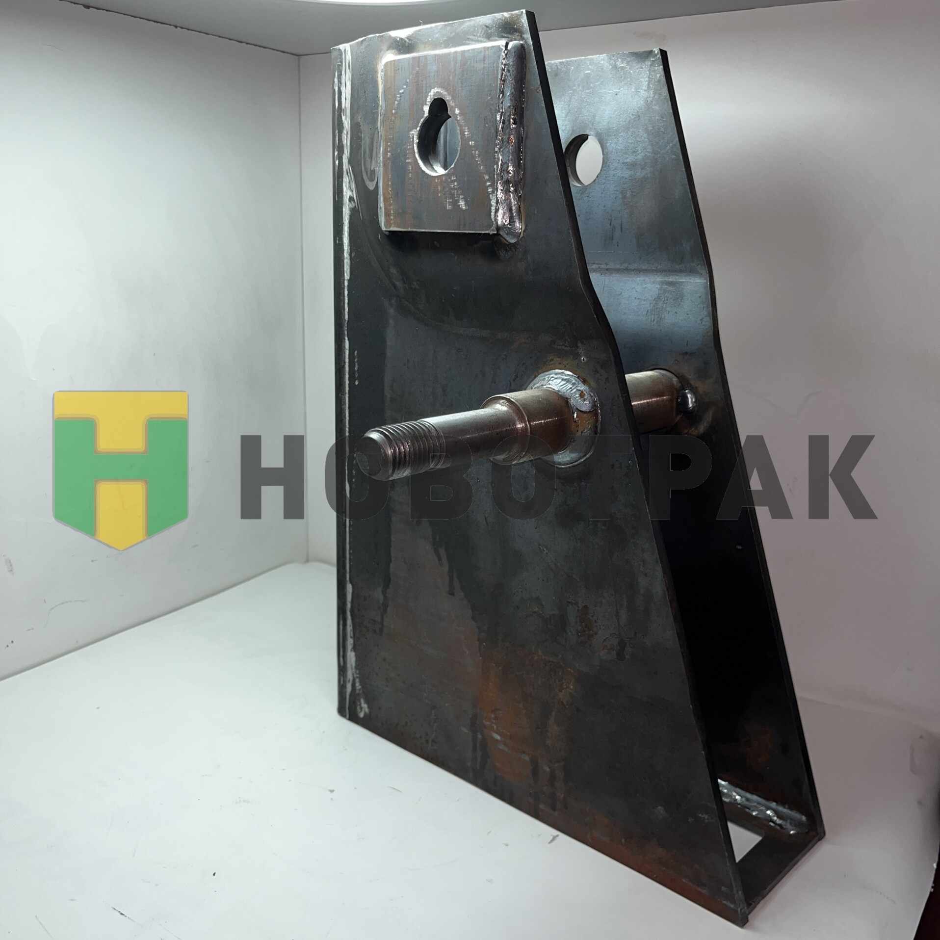 Кронштейн рессоры H-440mm левый ТОНАР 9523291244040