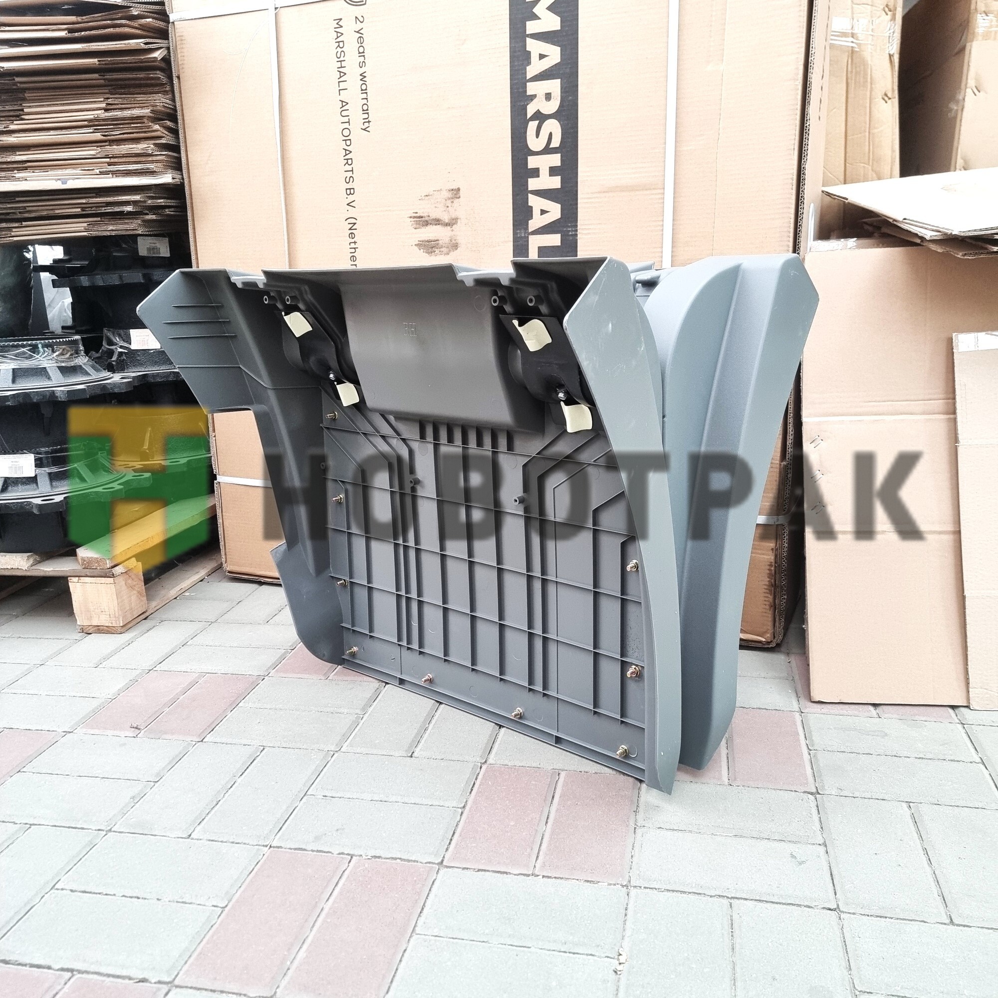 Крыло заднее сдвоенное (9305200419) MB M3100904