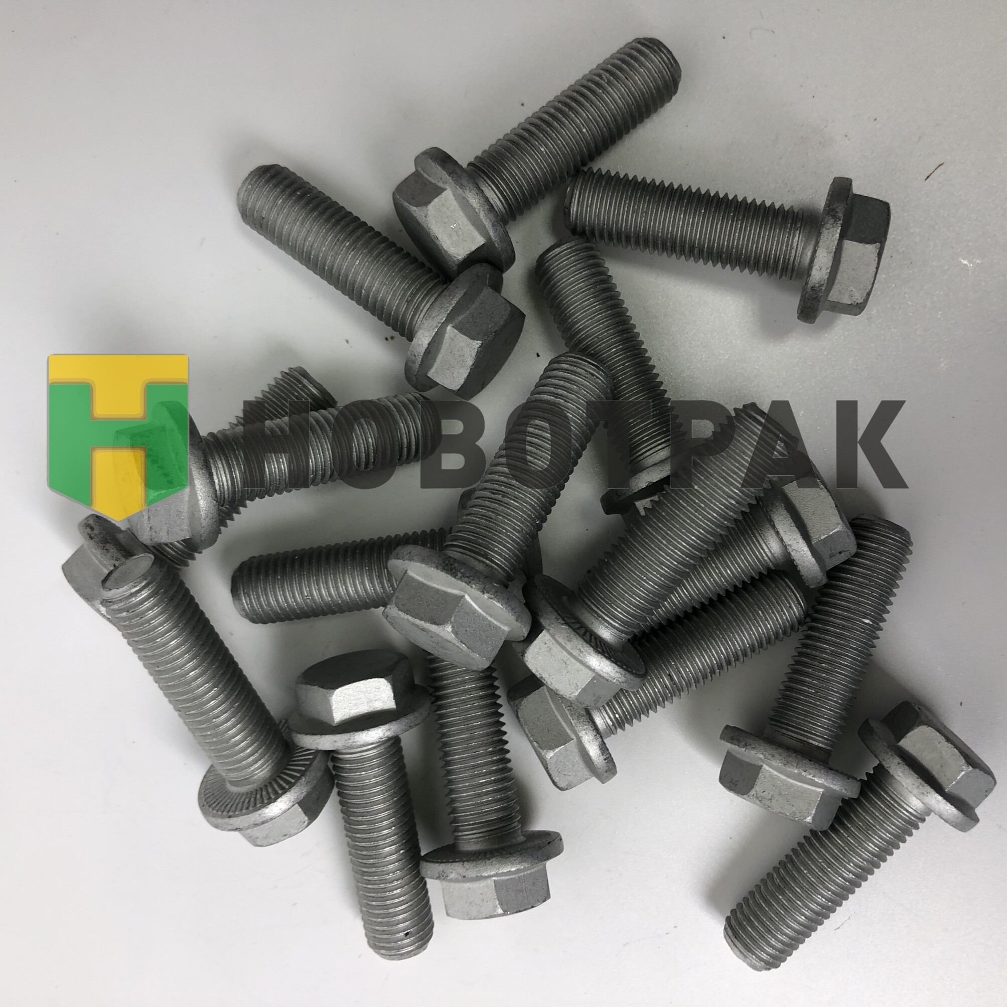 Болт карданного вала M12-1,5-40 SW17 MAN SK791001101