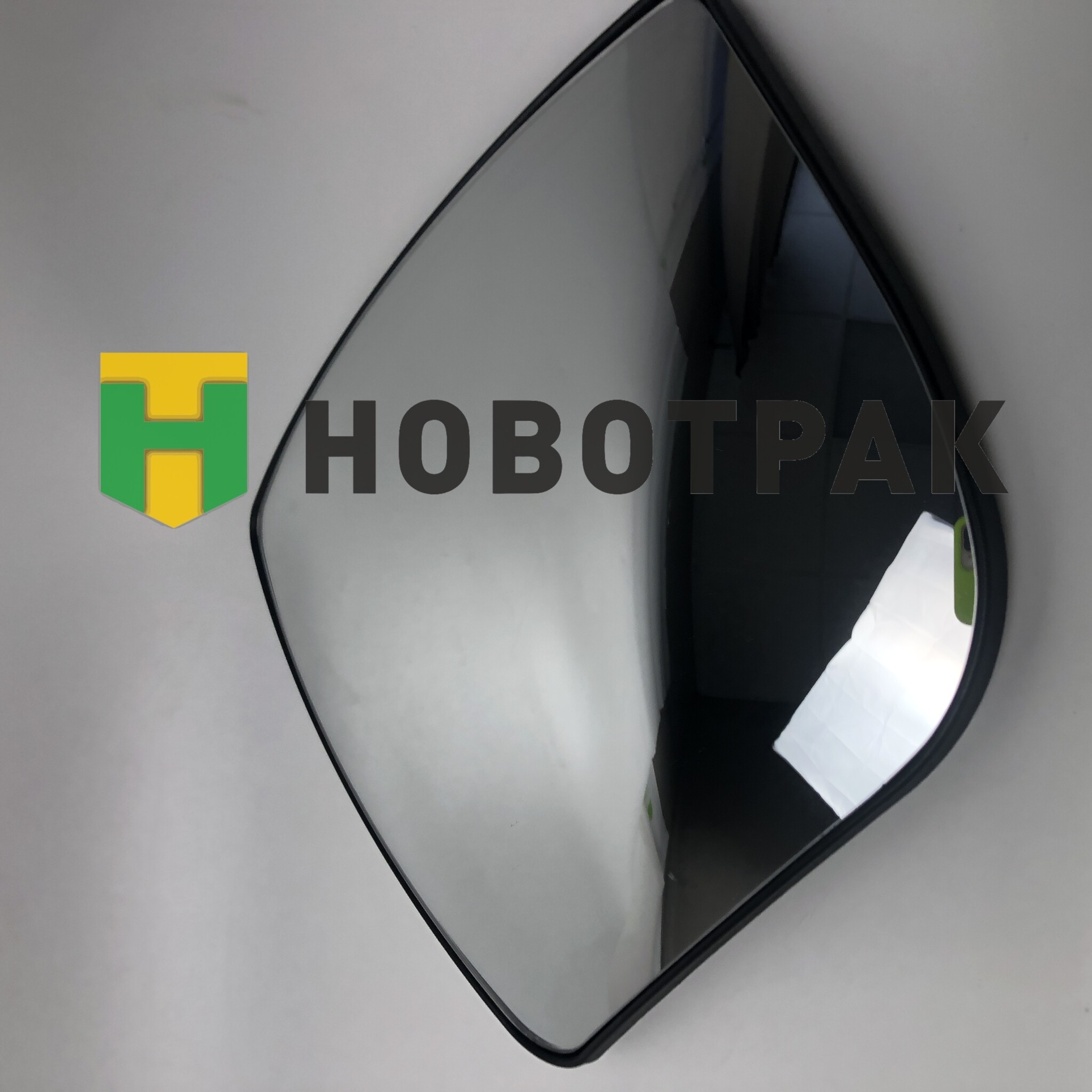 Зеркало заднего вида SITRAK C7H правое малое 70203403