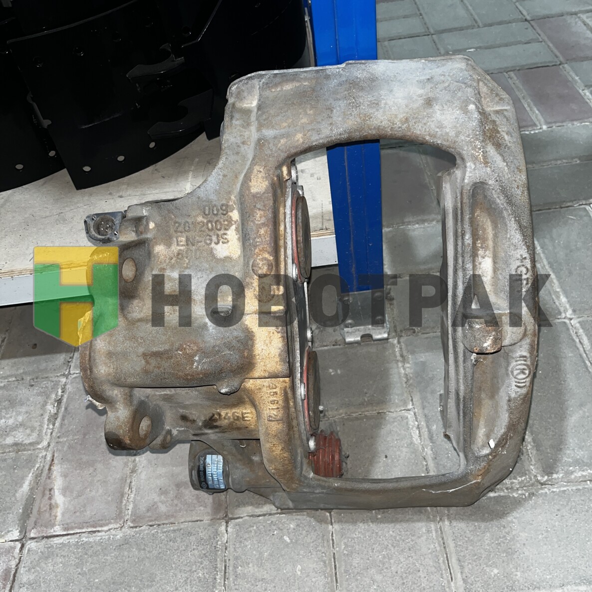 Скоба дискового тормоза 22,5" левая K003800