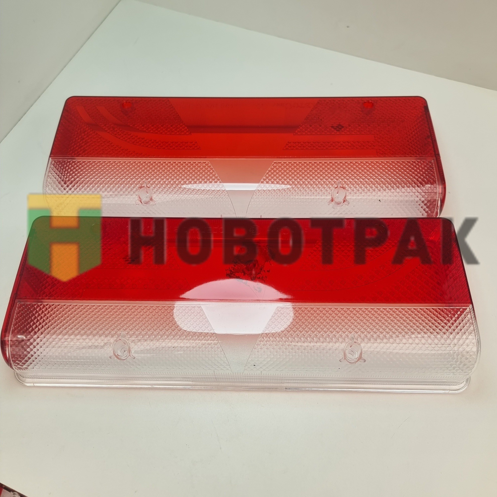 Рассеиватель фонаря заднего левого EUROPOINT III U02711L
