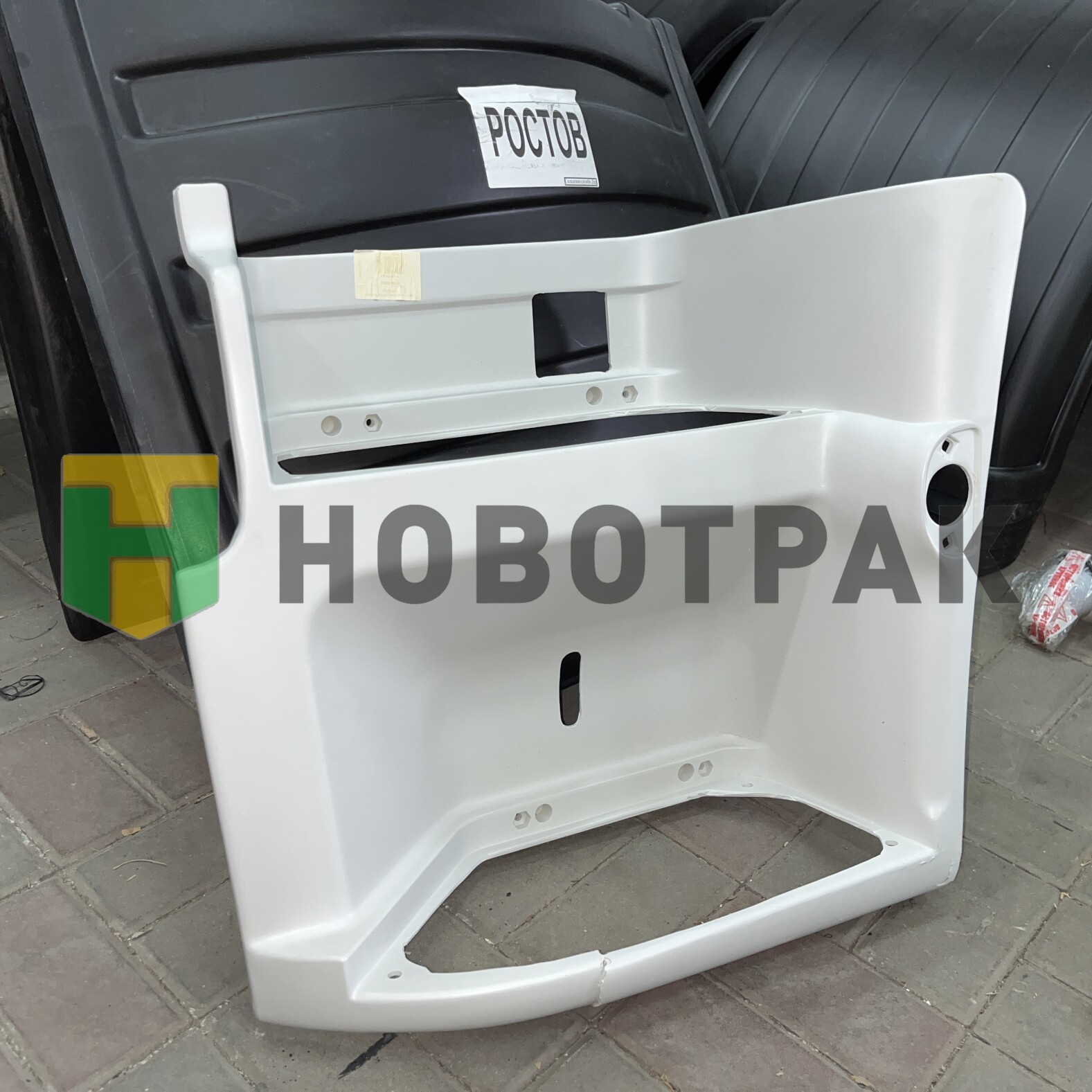 Подножка кабины левая Premium 18800002