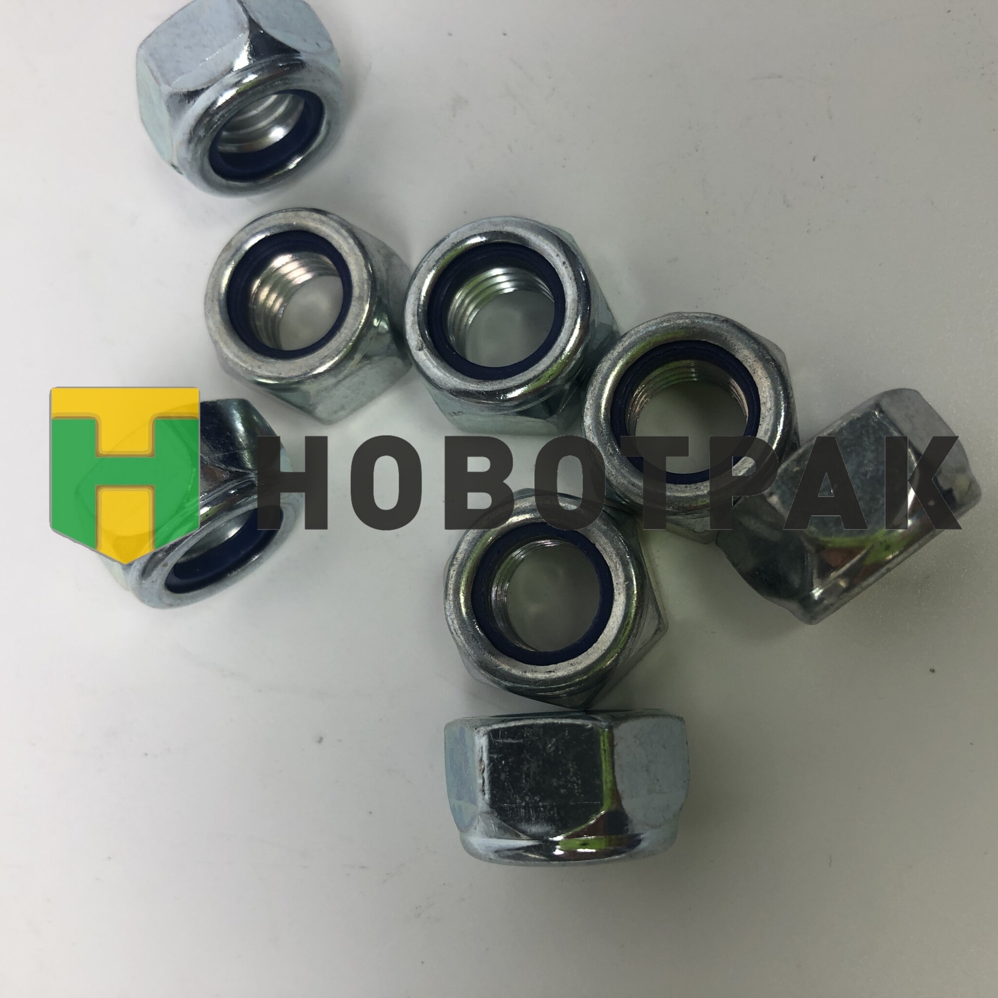 Гайка крышки подшипников ступицы M12-1.75 Scania 17103