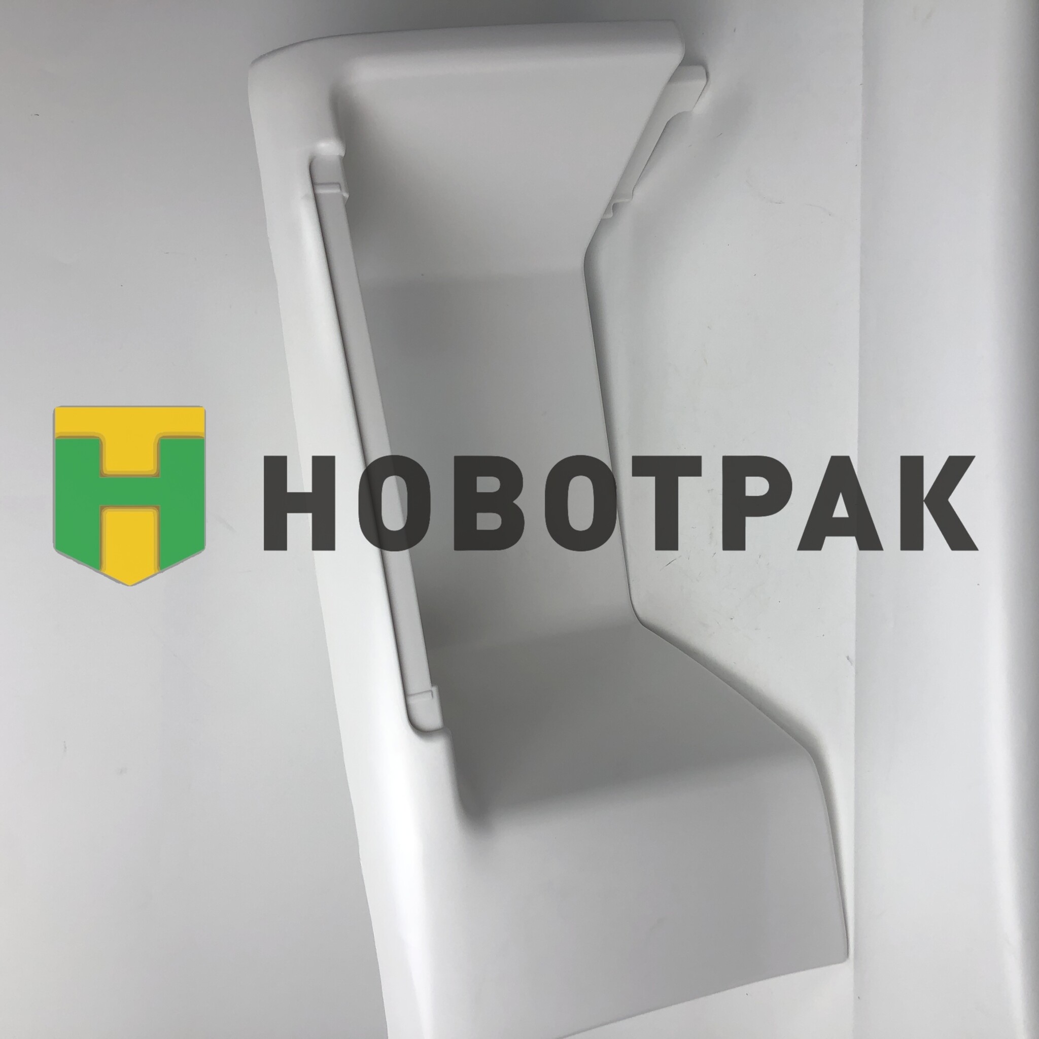 Корпус подножки LH пластиковый MAN TGA XXL 18200040