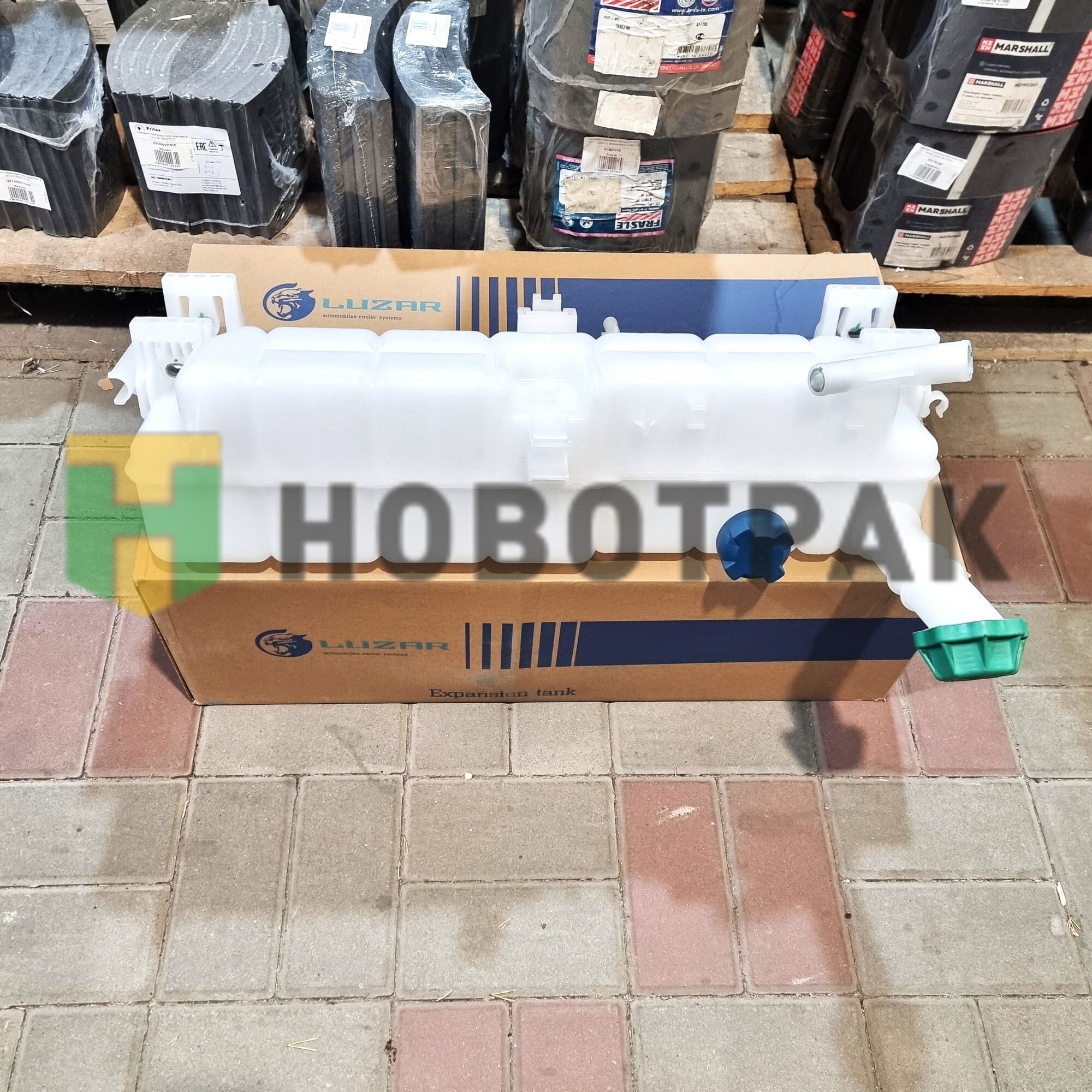 Бачок расширительный КАМАЗ-5490 AXOR II LET1570