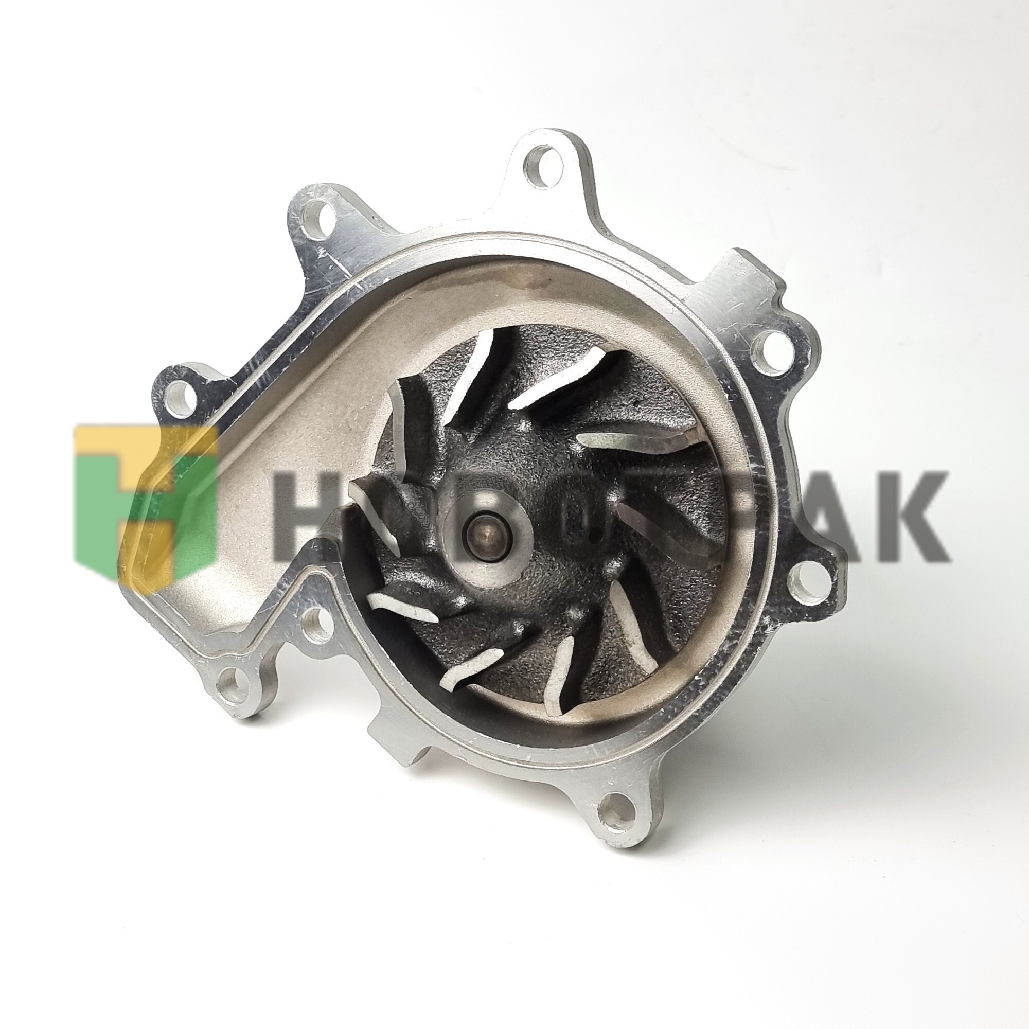 Насос водяной ISUZU 4HK1/4HE1 BS1310009