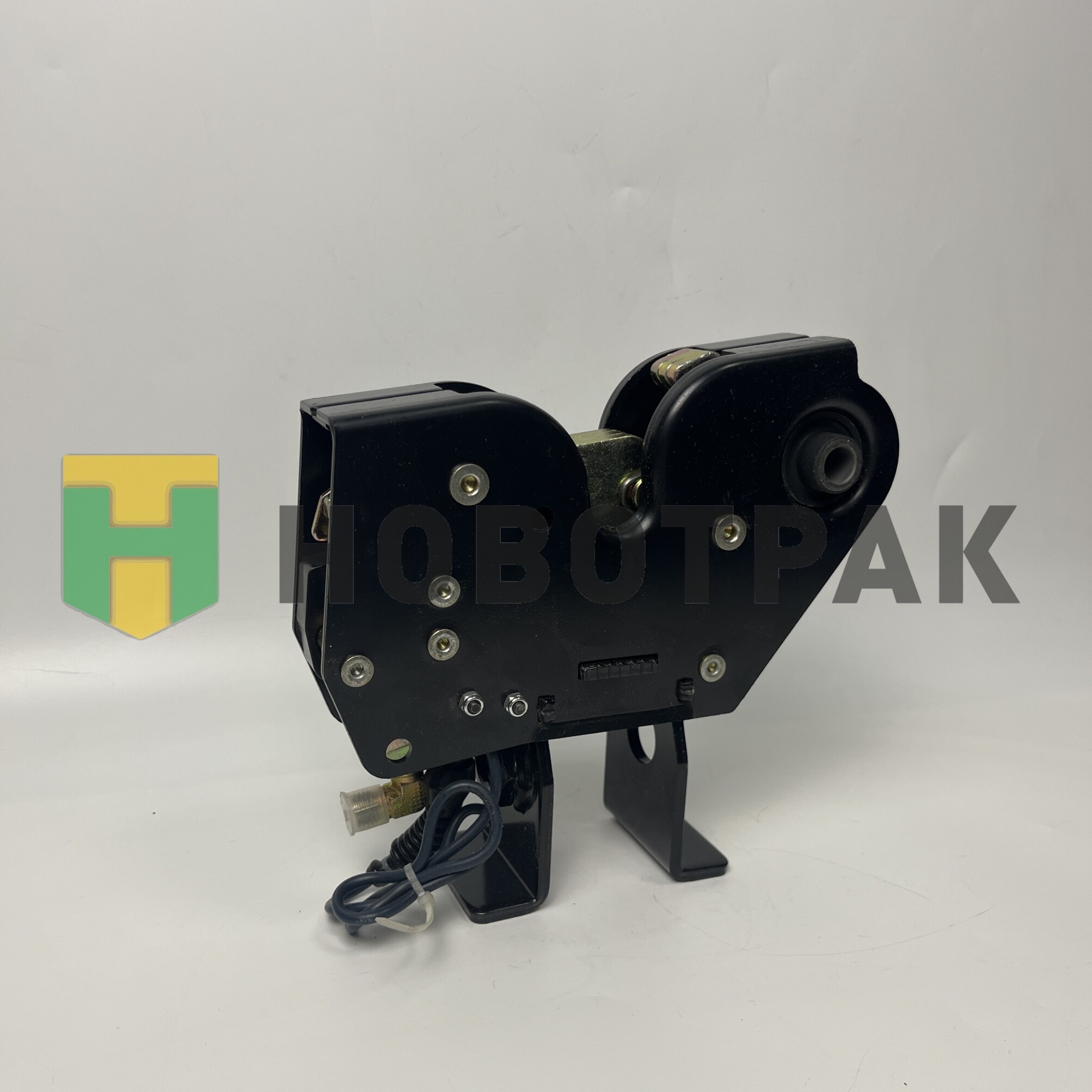 Замок кабины IVECO Stralis с датчиком 500353618