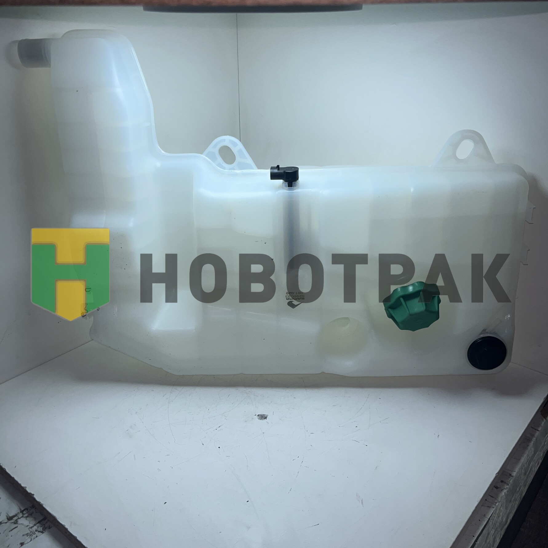 Бачок расширительный Iveco 06102901
