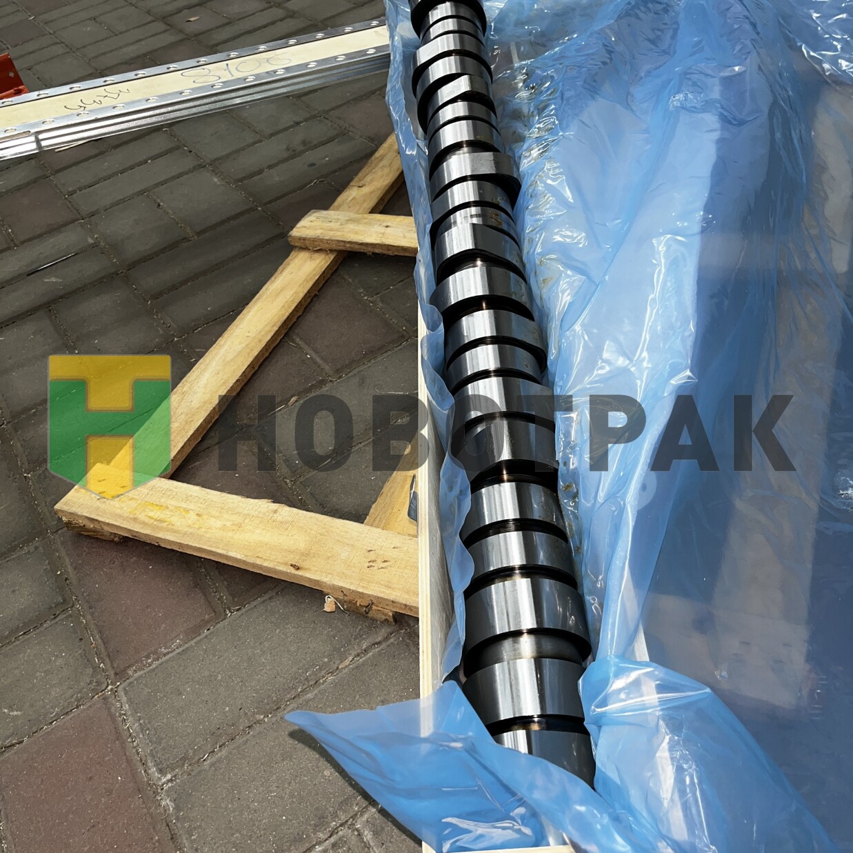 Распредвал RVI DXI11/VOLVO D11 7420746808
