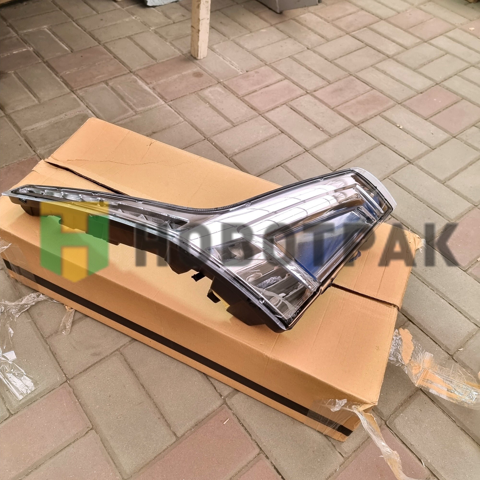 Указатель поворота RVI Premium/Lander левый 7482622233 AYFAR