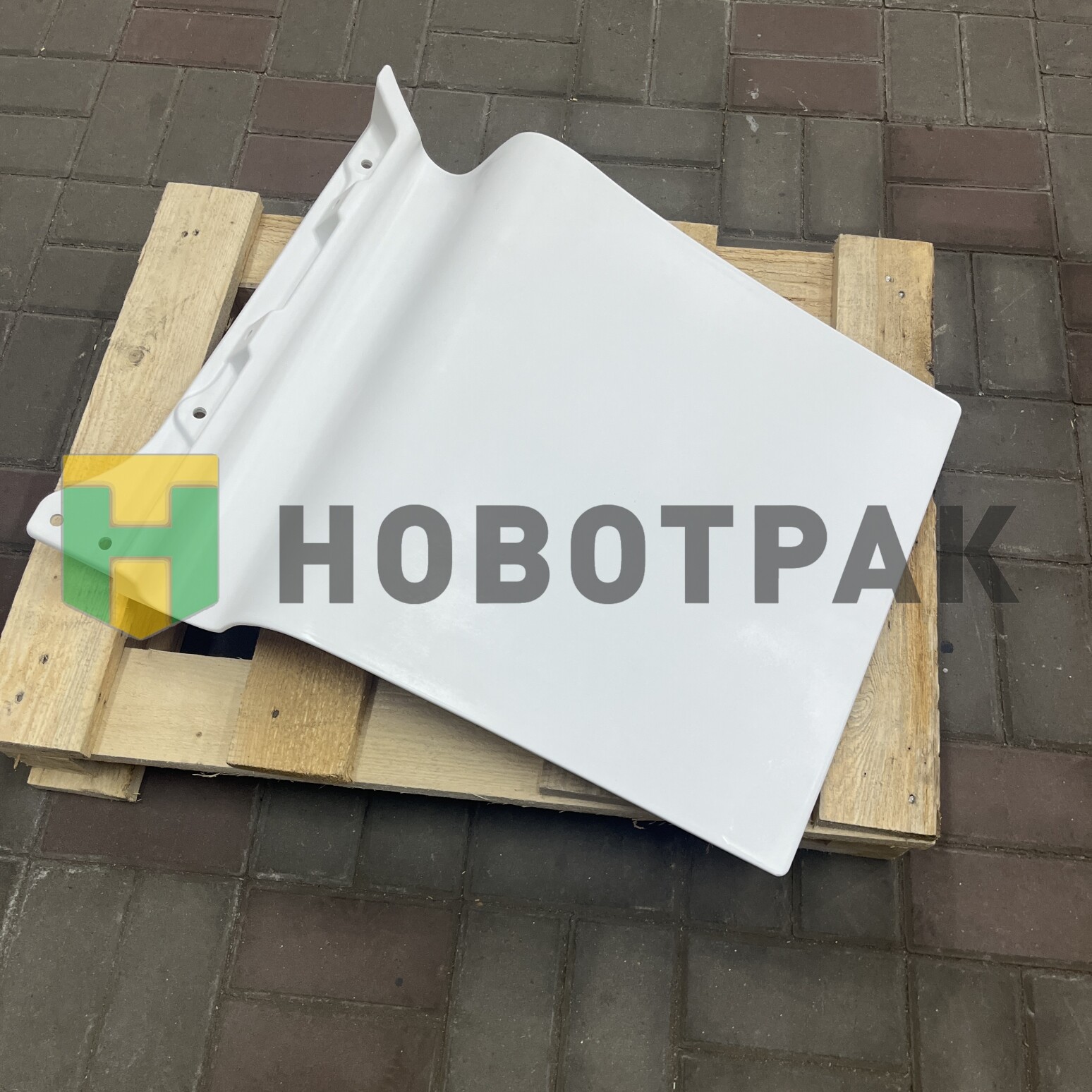 Панель нижняя внешняя обшивки левой двери в сборе