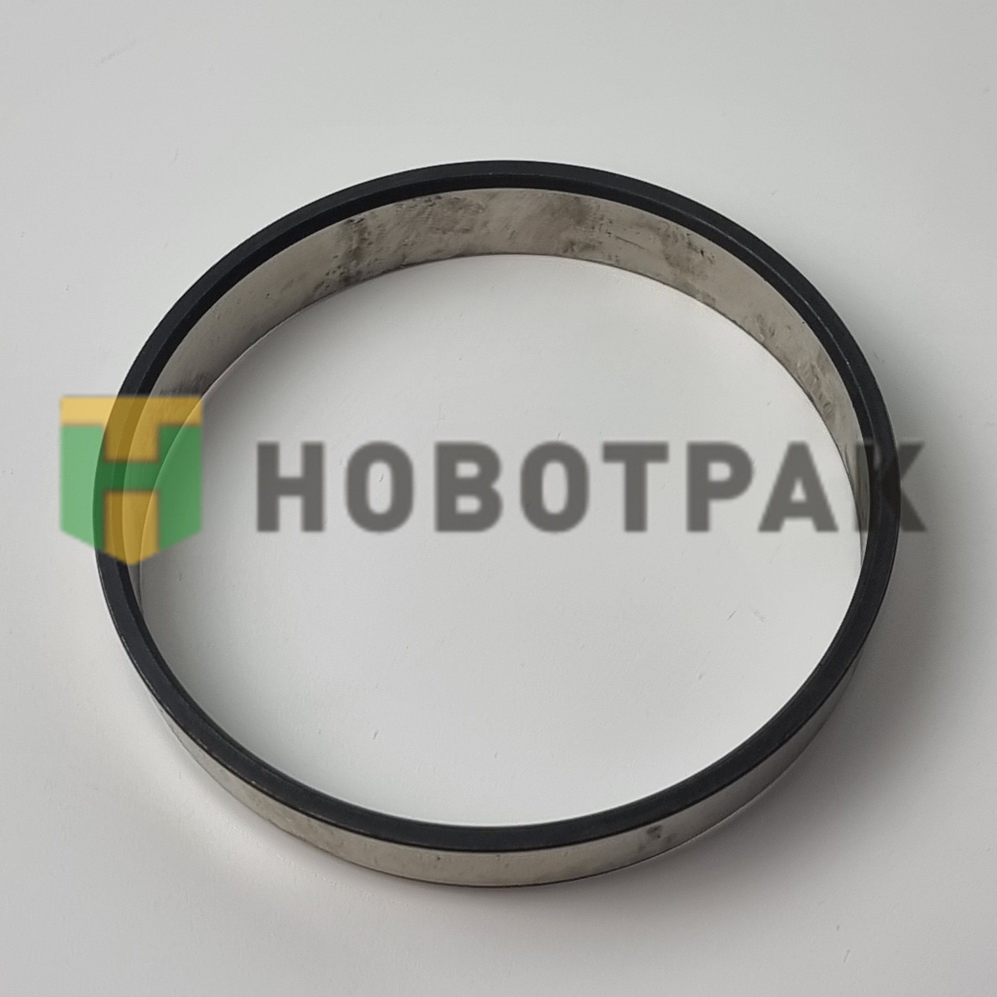 Обойма коленвала перед.105-99.5-18 MAN 0212521
