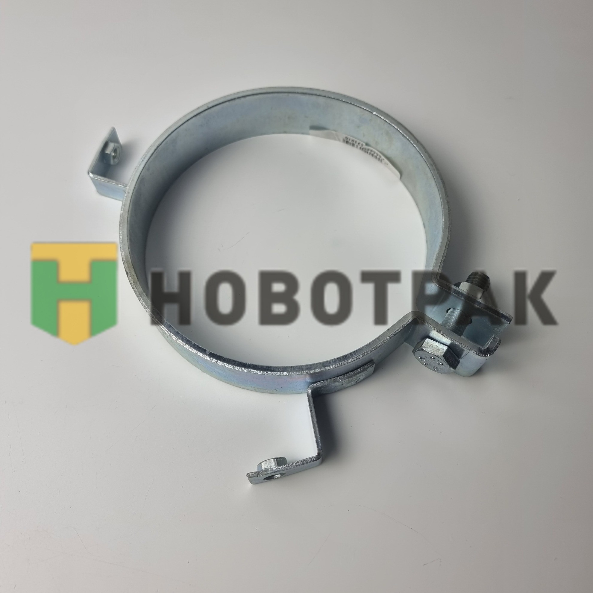 Хомут трубы глушителя с кронштейном