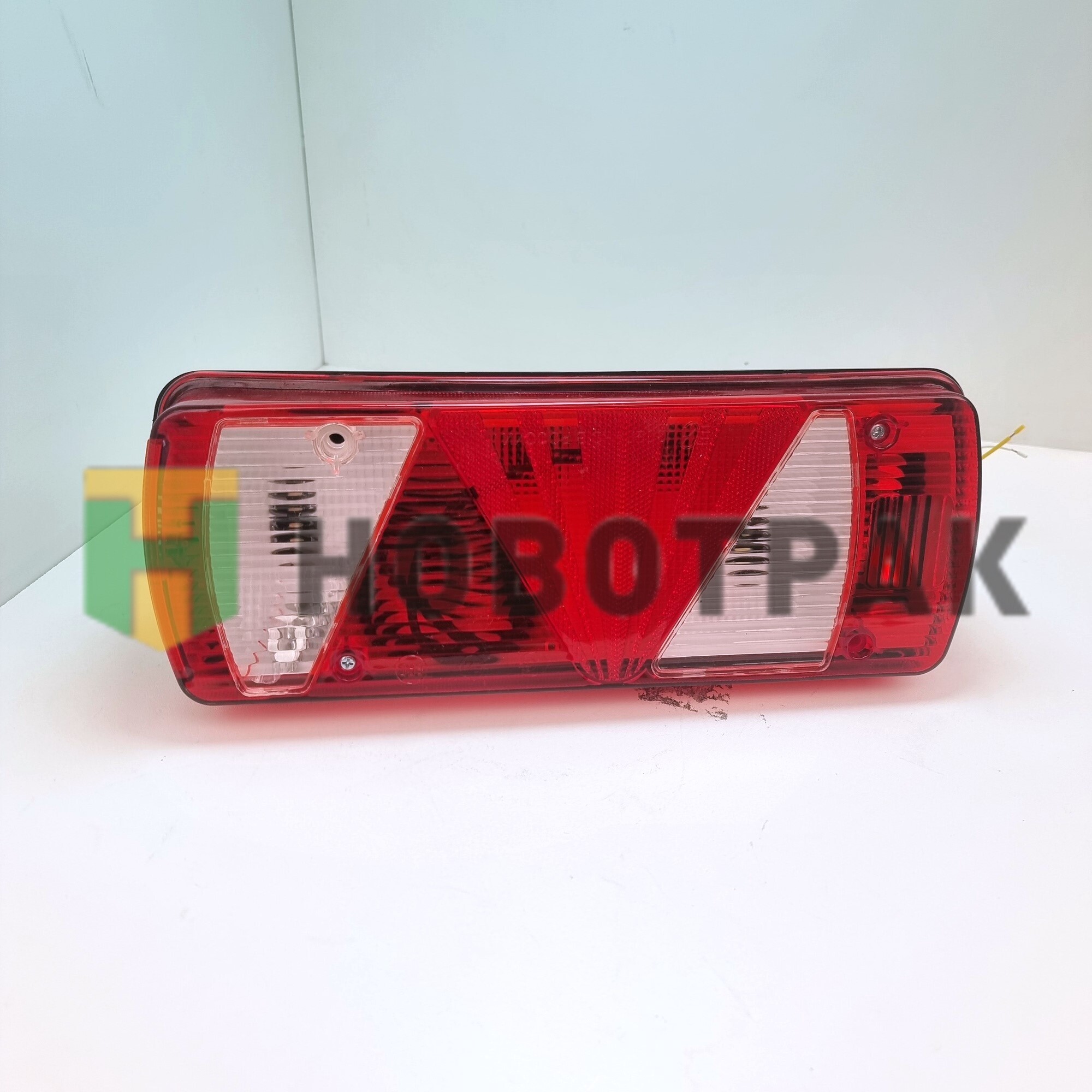 Фонарь задний KOGEL правый (с проводами) U02600R