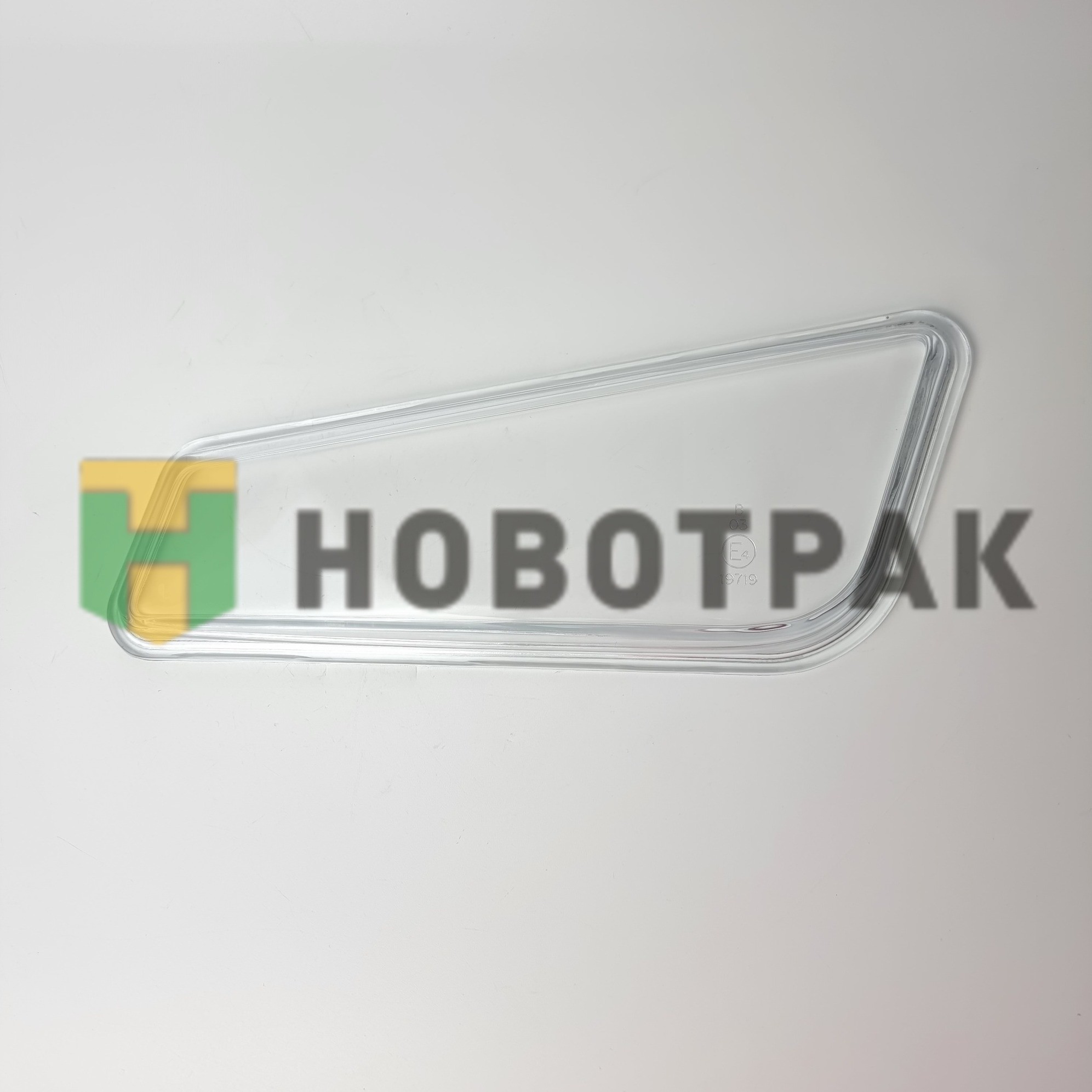 Стекло противотуманной фары левой H3 Volvo FH/FM 8801055SX