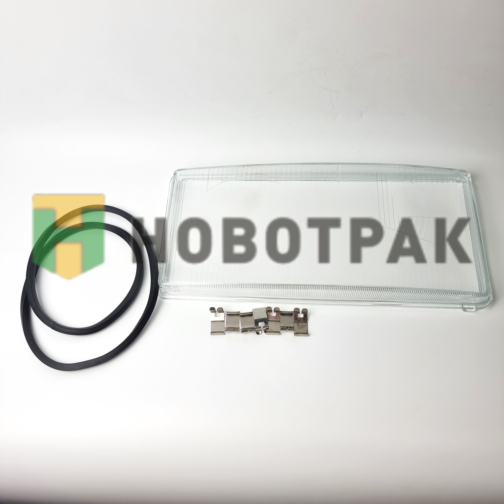 Cтекло фары левое MAN F2000 022036