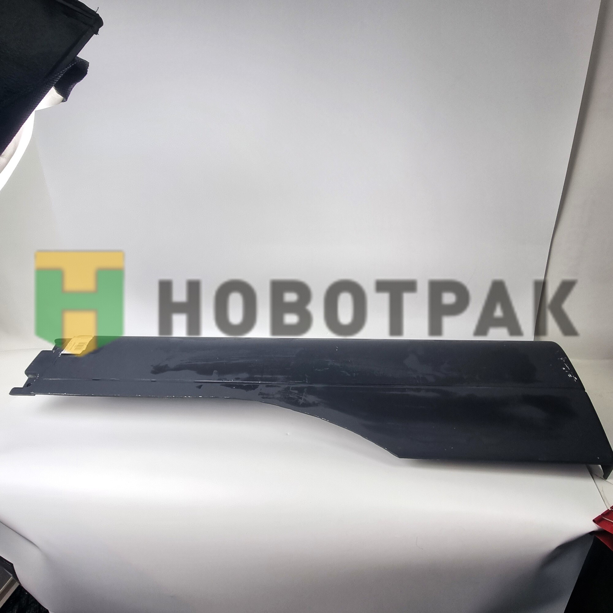 Накладка крыла левая MAN 81612100735
