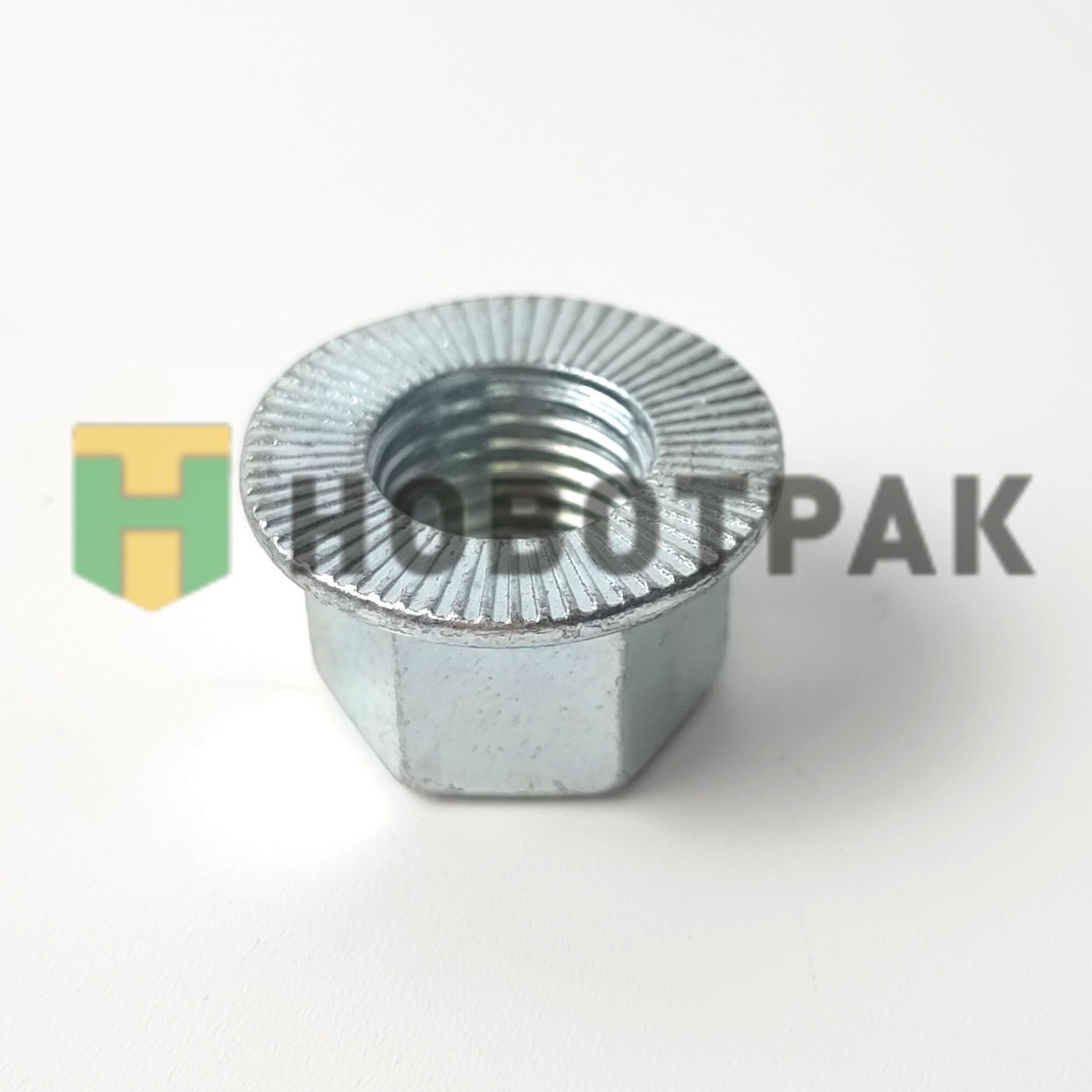 Гайка карданного вала с юбкой M14*1.5 363151