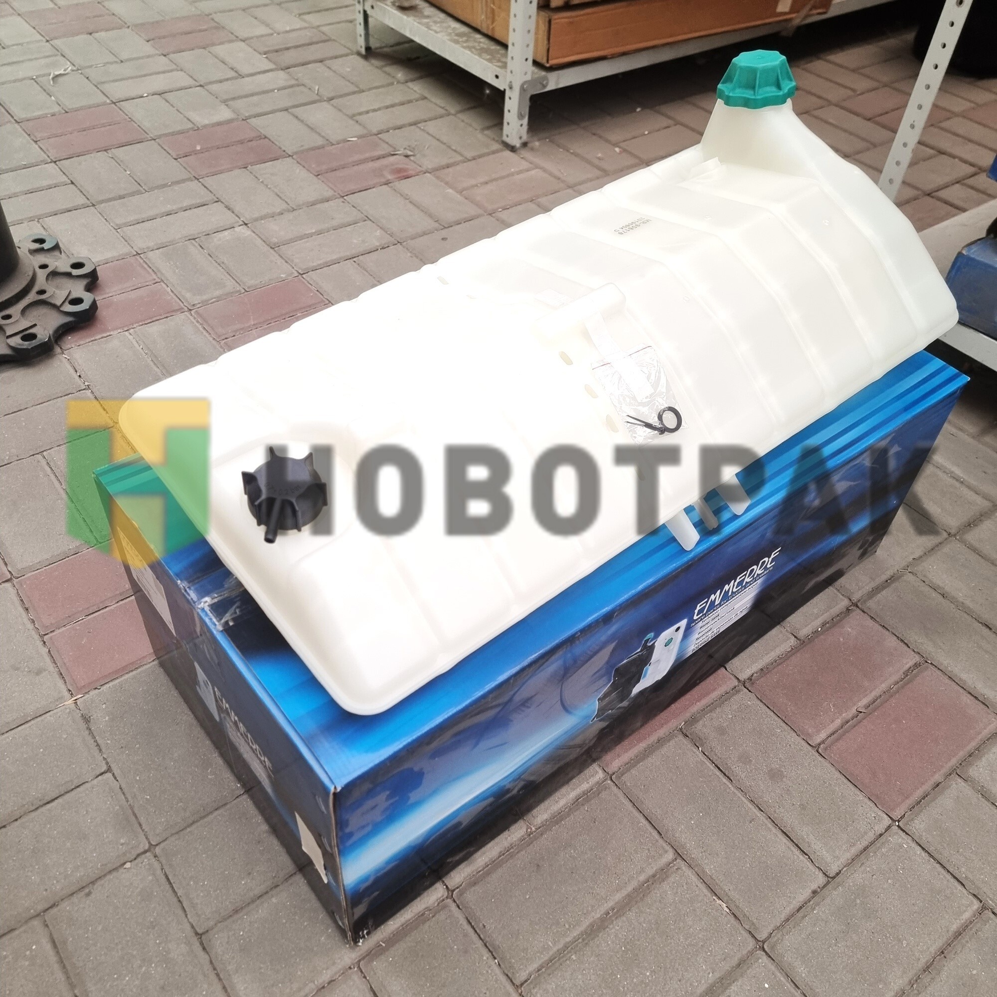 Бачок расширительный MAN F2000 906178