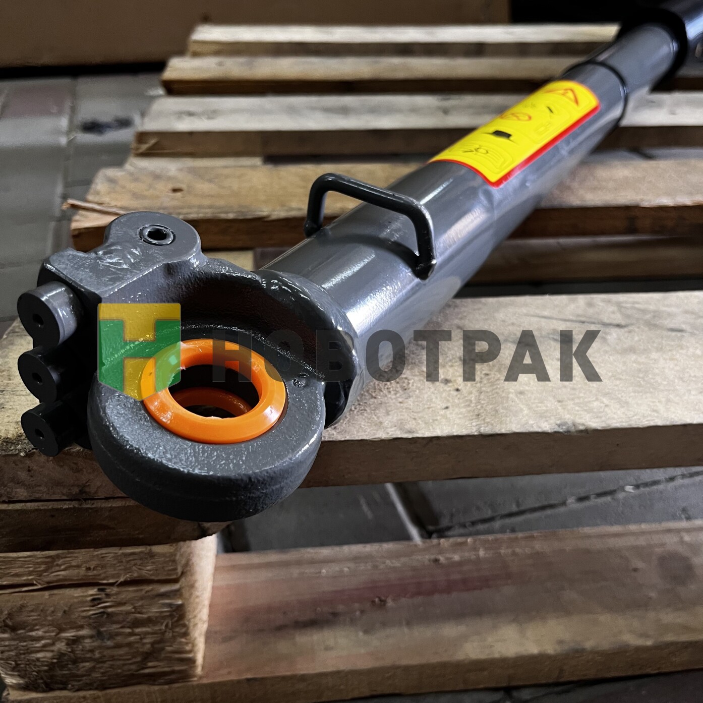 Цилиндр подъема кабины D-126651 / 811W41723-6020 Sitrak C7H