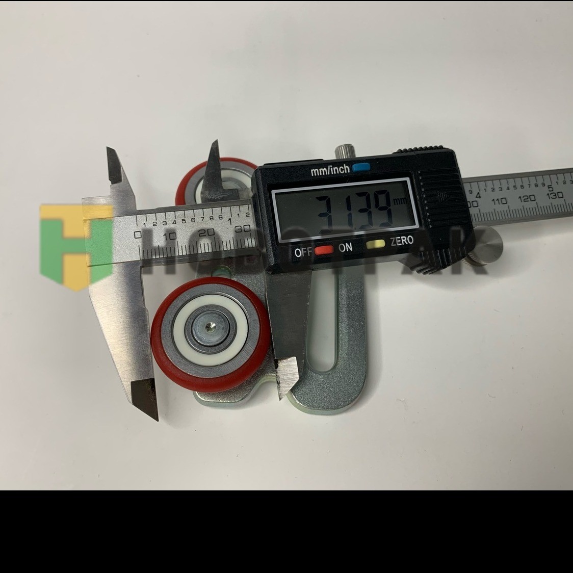 Ролик боковой шторки полуприцепа