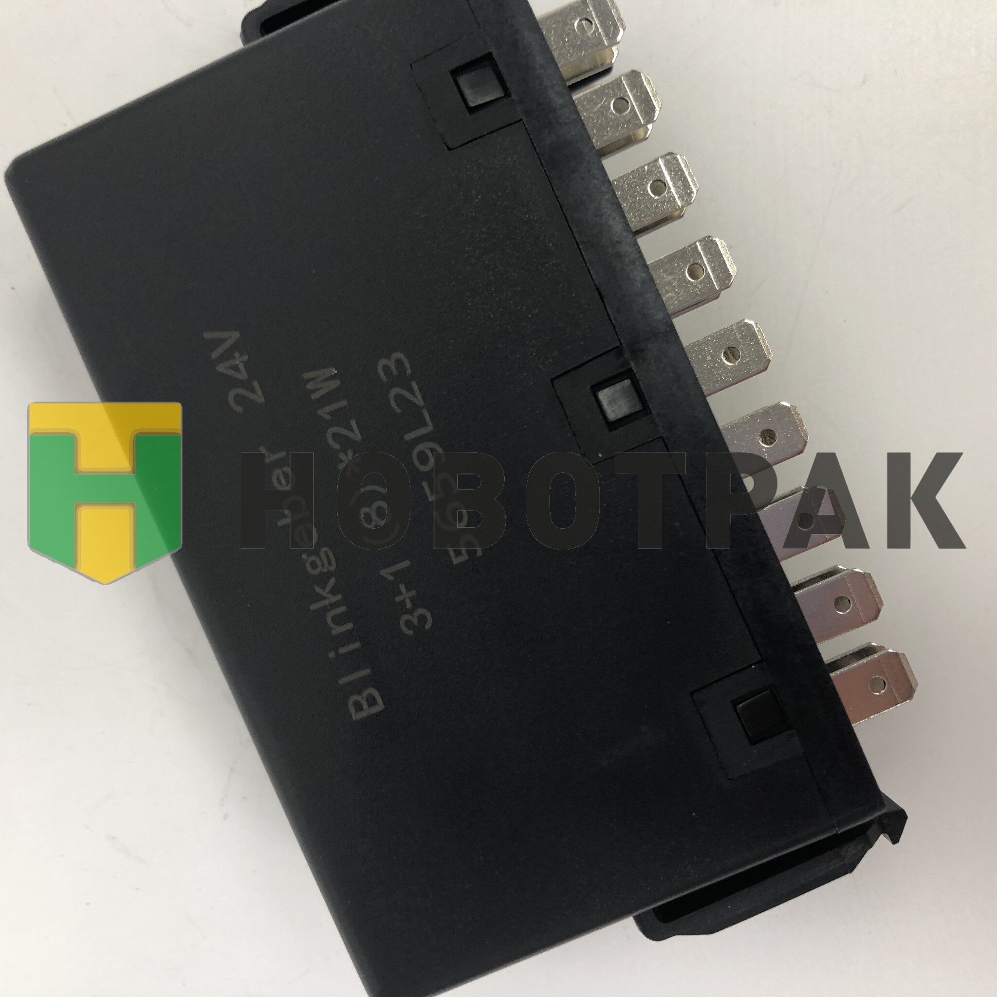 Реле света и поворотов 18 контактов MB Actros 78932