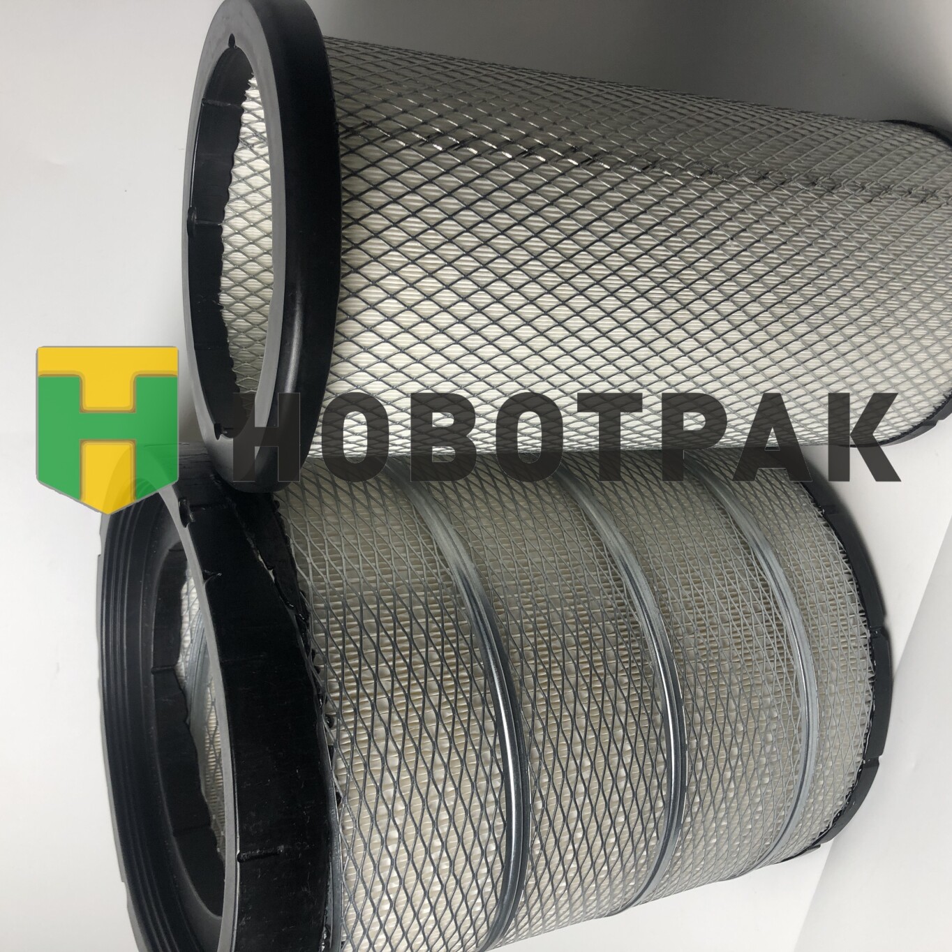 Фильтр воздушный (со вставкой) DongFeng B1017780