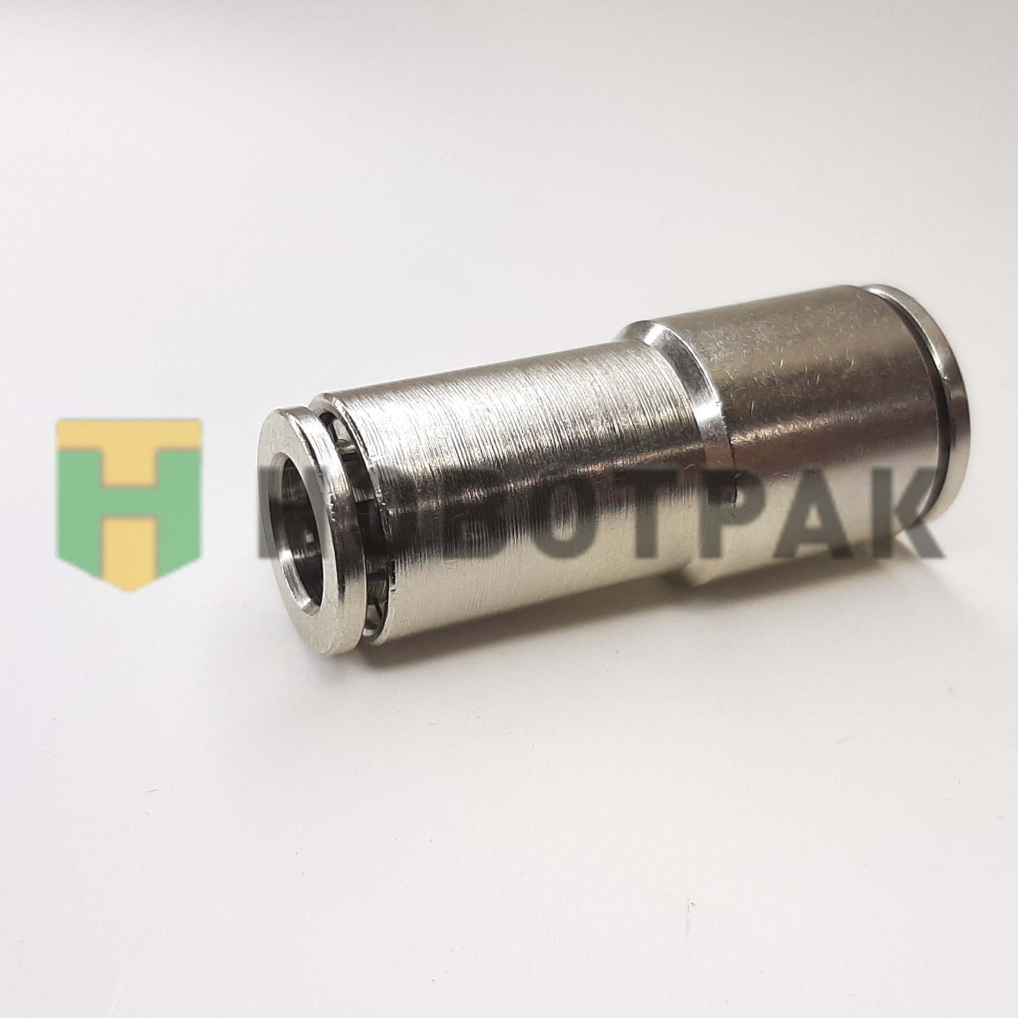 Фитинг прямой Camozzi понижающий (металл) 10-8мм 6580108