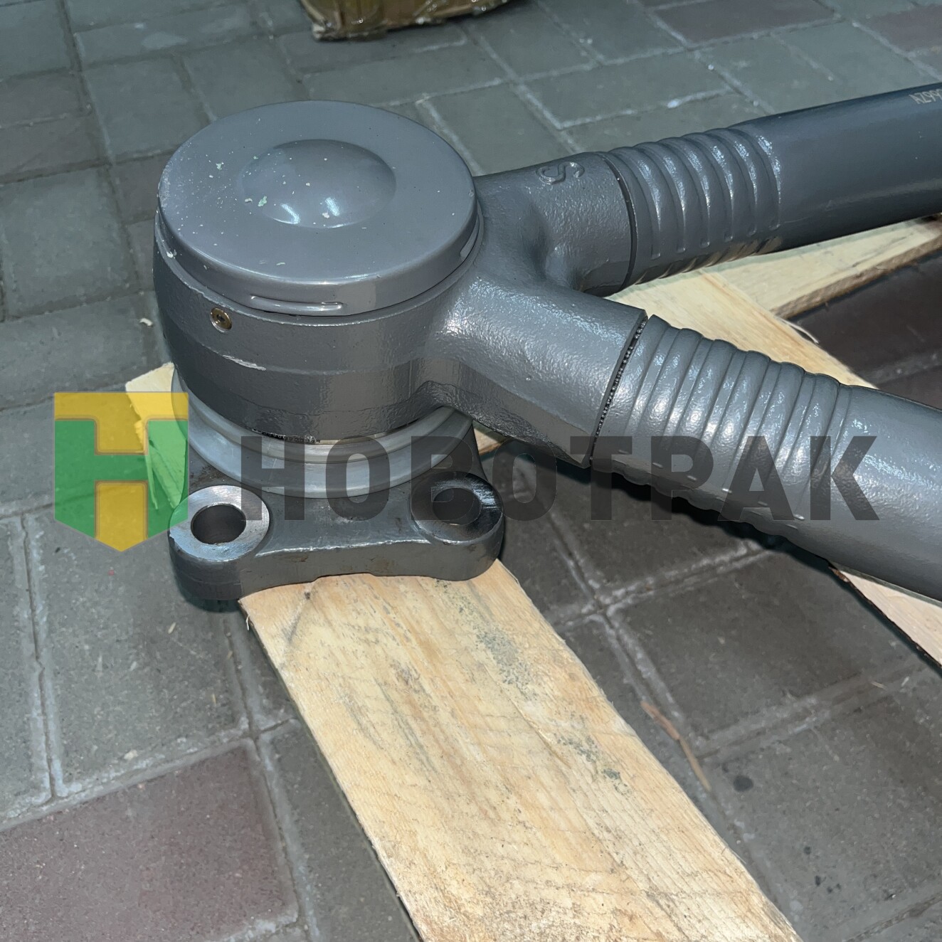 Реактивная тяга Vобразная с шарнирами в сборе NEW SITRAK