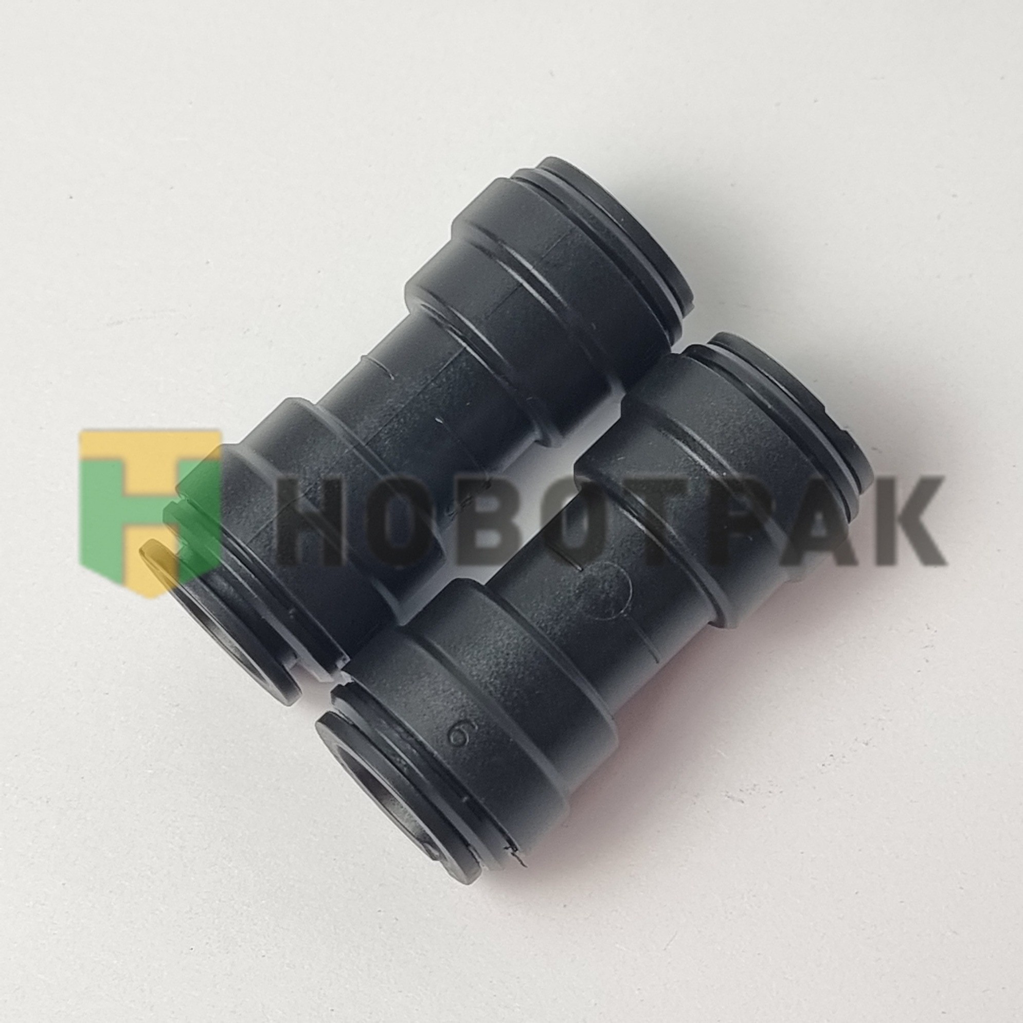 Фитинг прямой (пластик) 15 мм PUC15 07009321A