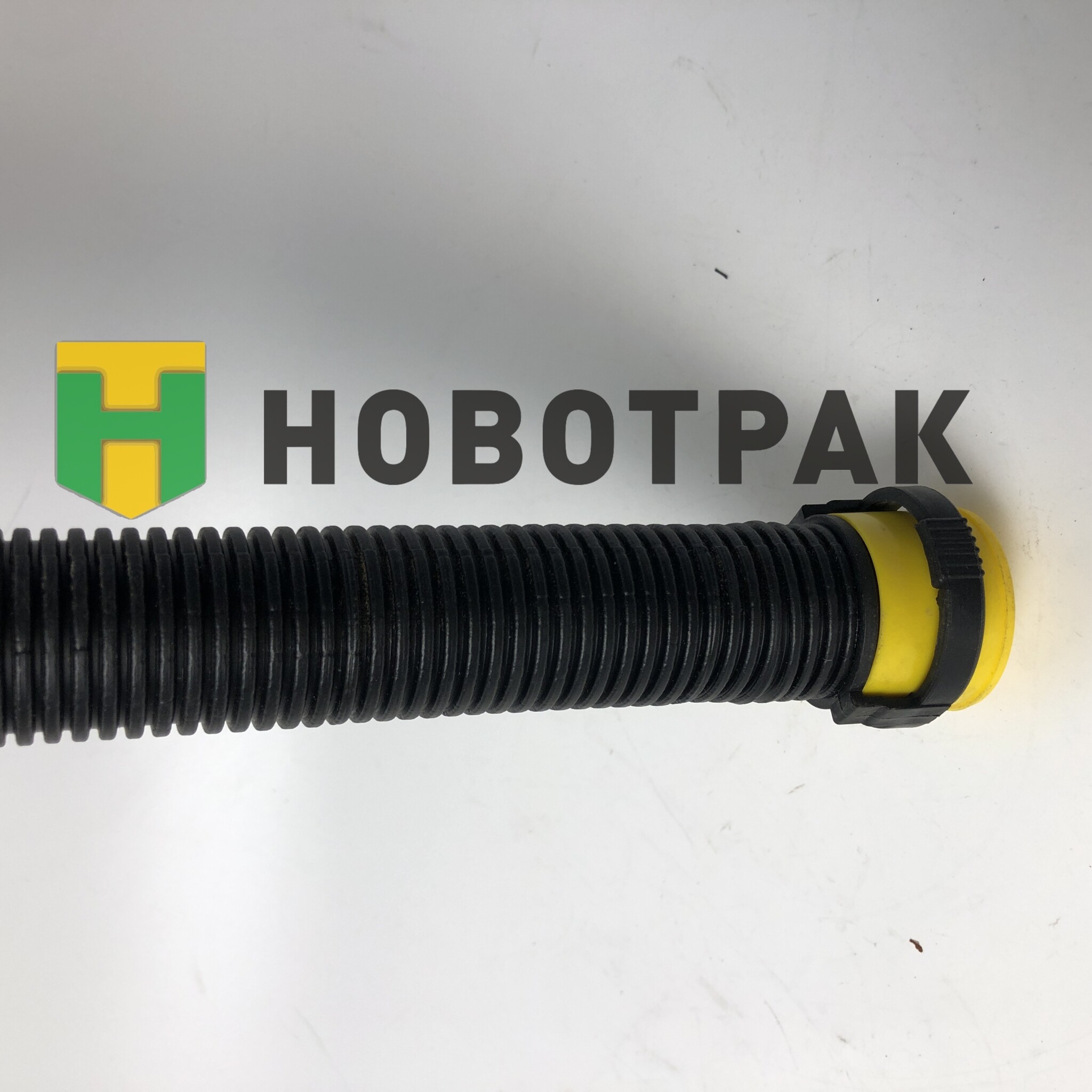 Патрубок воздушного компрессора MB Axor 2002-2004 208246