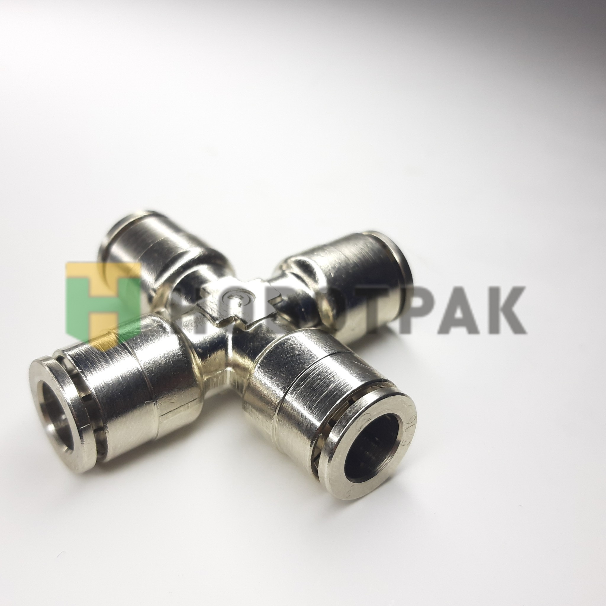 Фитинг соединитель крест стальной Camozzi 6600 8 мм