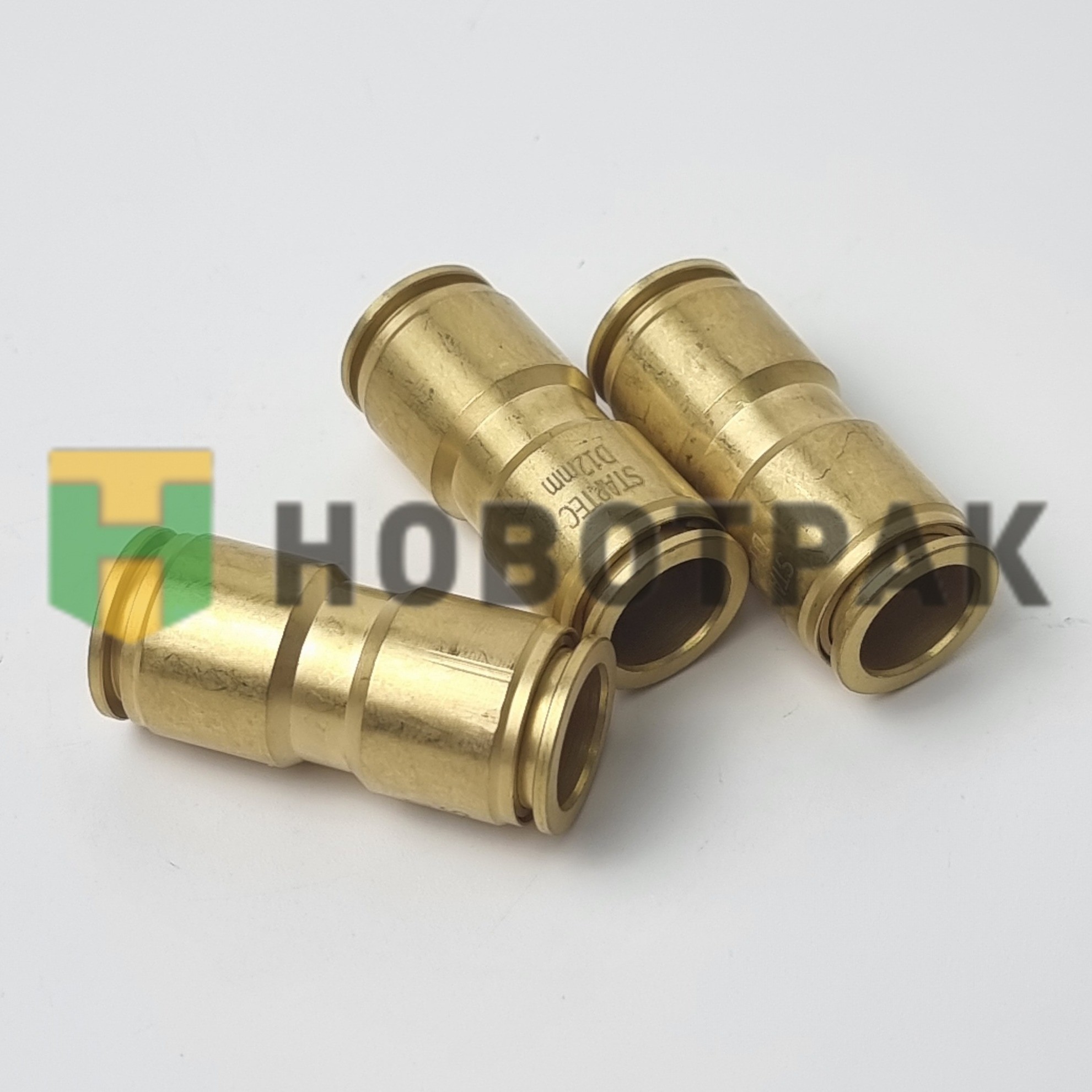 Фитинг прямой (латунь) 12мм INF11MPUC12