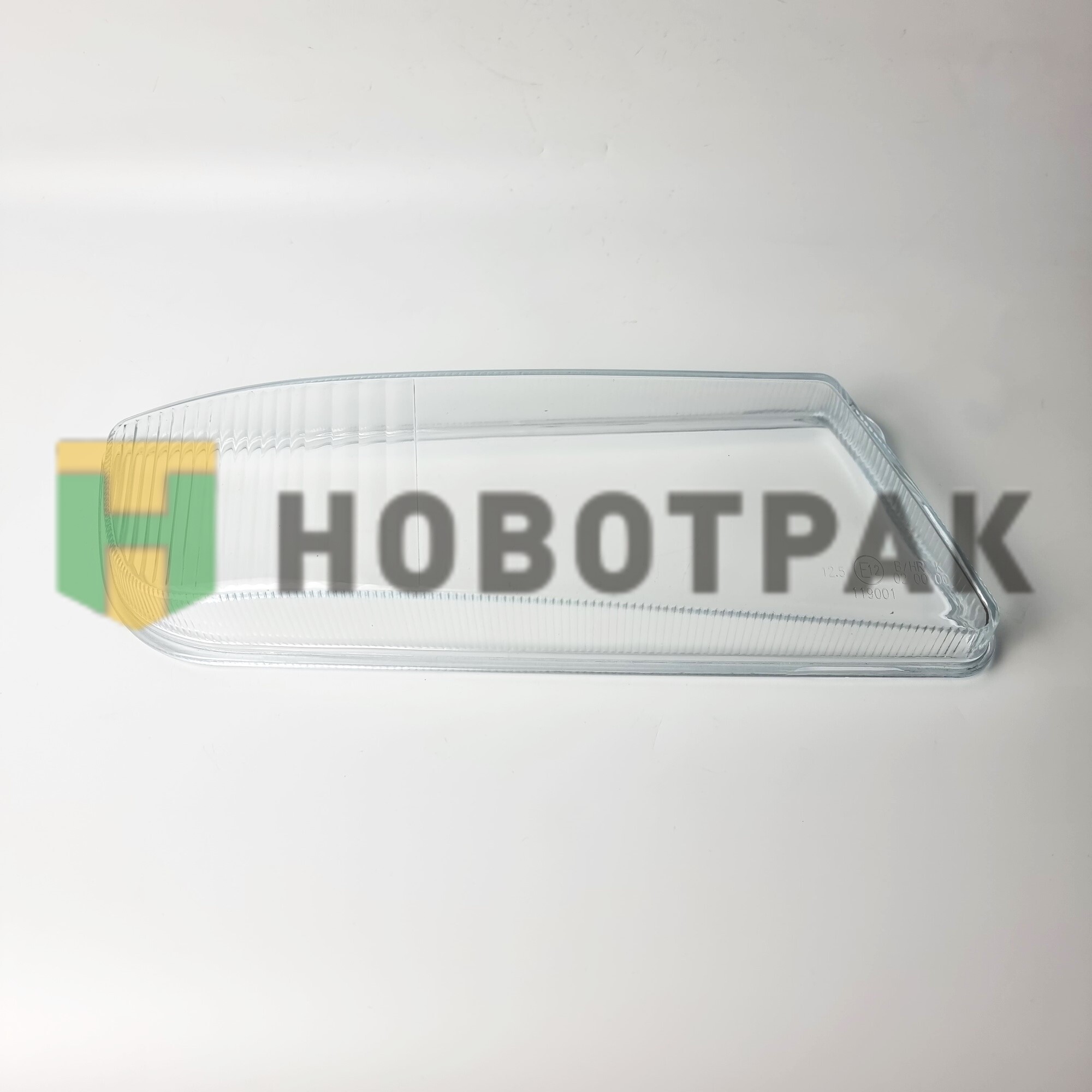 Стекло противотуманной фары "правое" MAN TGX SK497001301