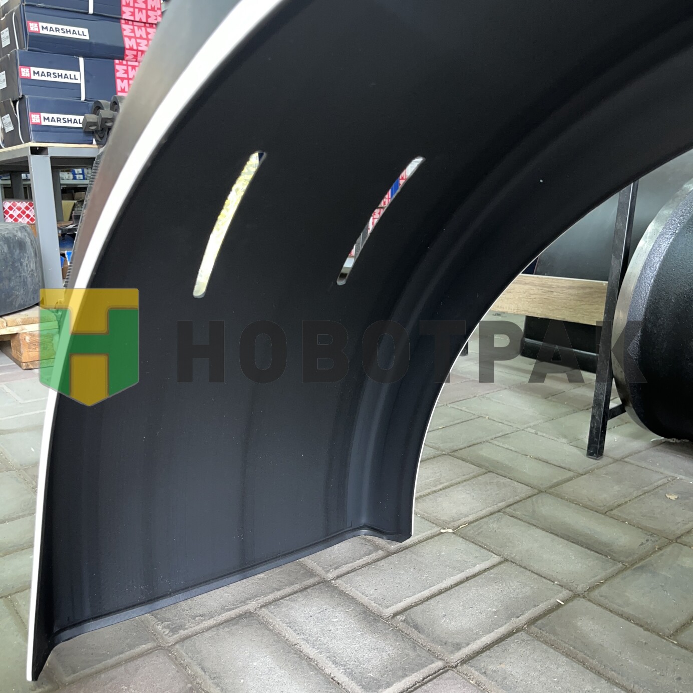 Крыло PARLOK 405-1900 R635 (с прорезями для крепления) 101656