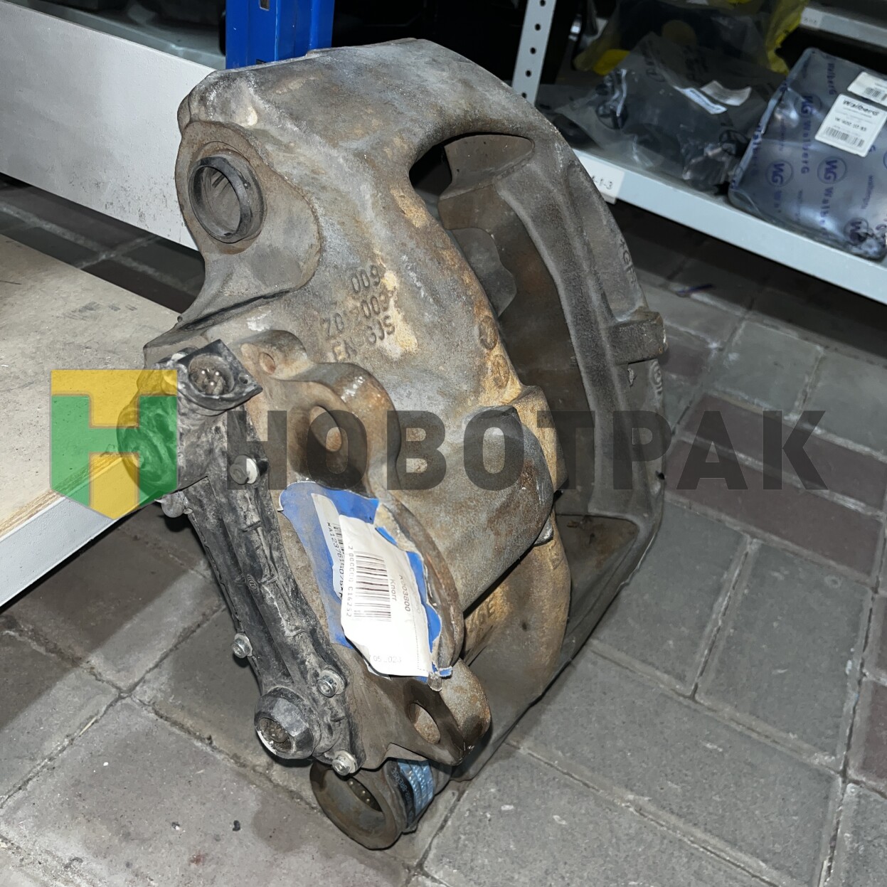 Скоба дискового тормоза 22,5" левая K003800